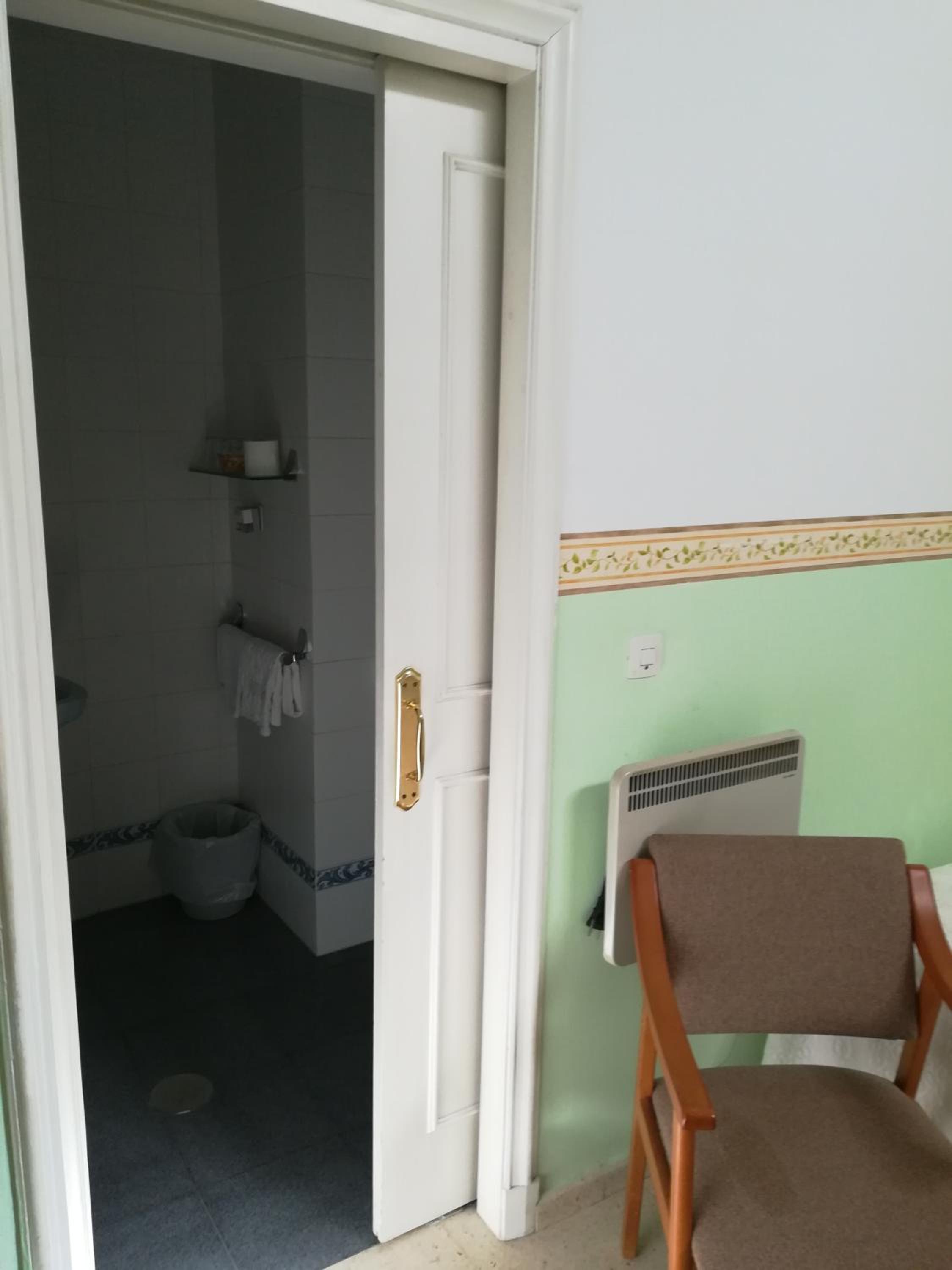 Economy Double or Twin Room photo 3