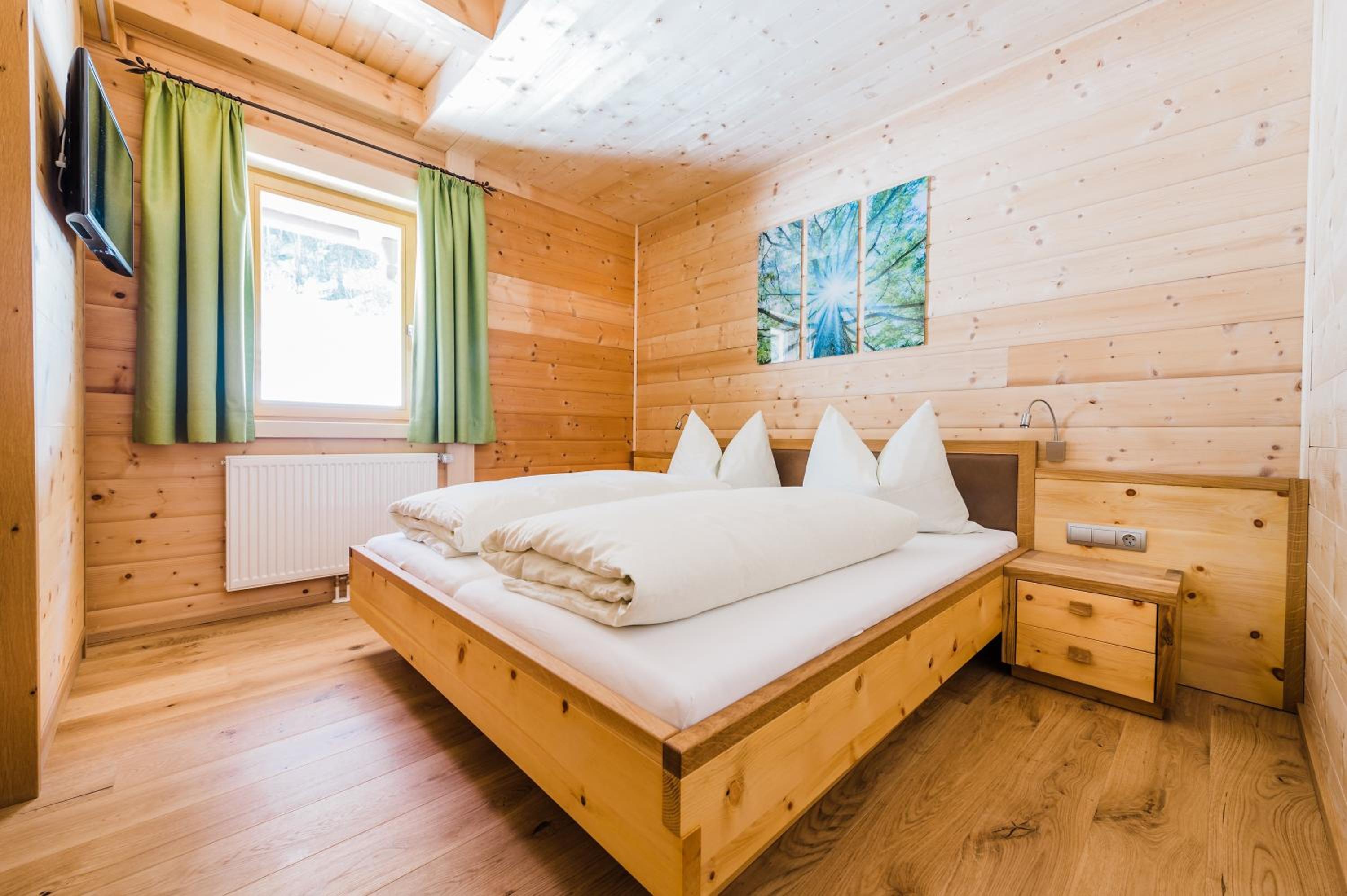 Three-Bedroom Chalet photo 1
