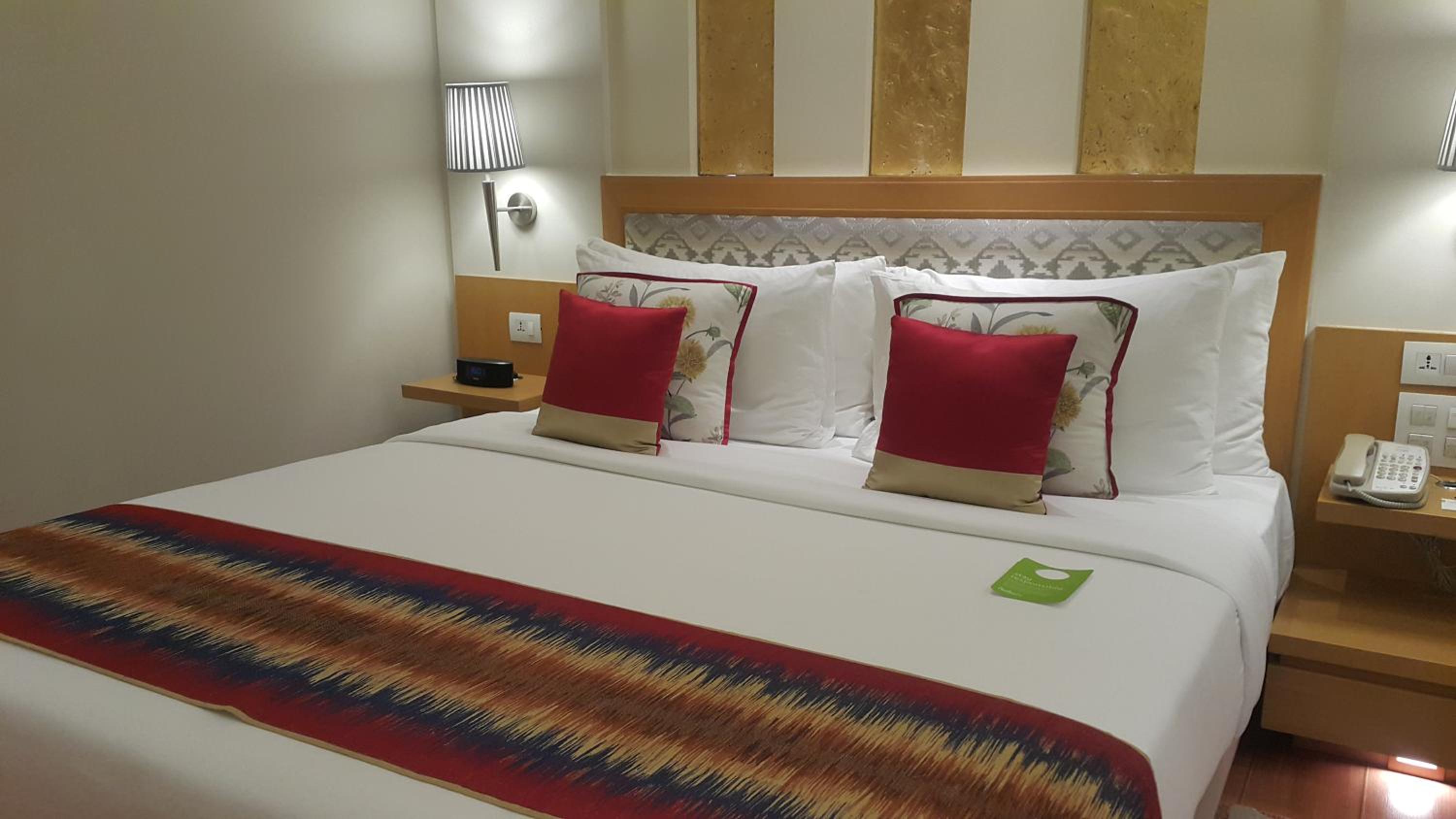 Premium Double or Twin Room with 15% discount on Food and Soft beverage - Photo 5