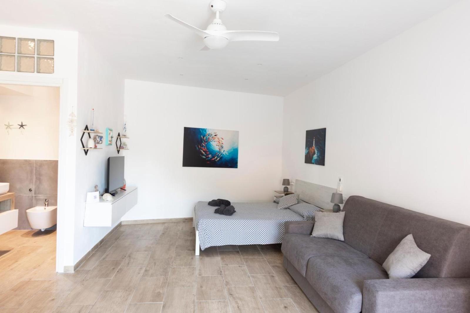 Deluxe Studio