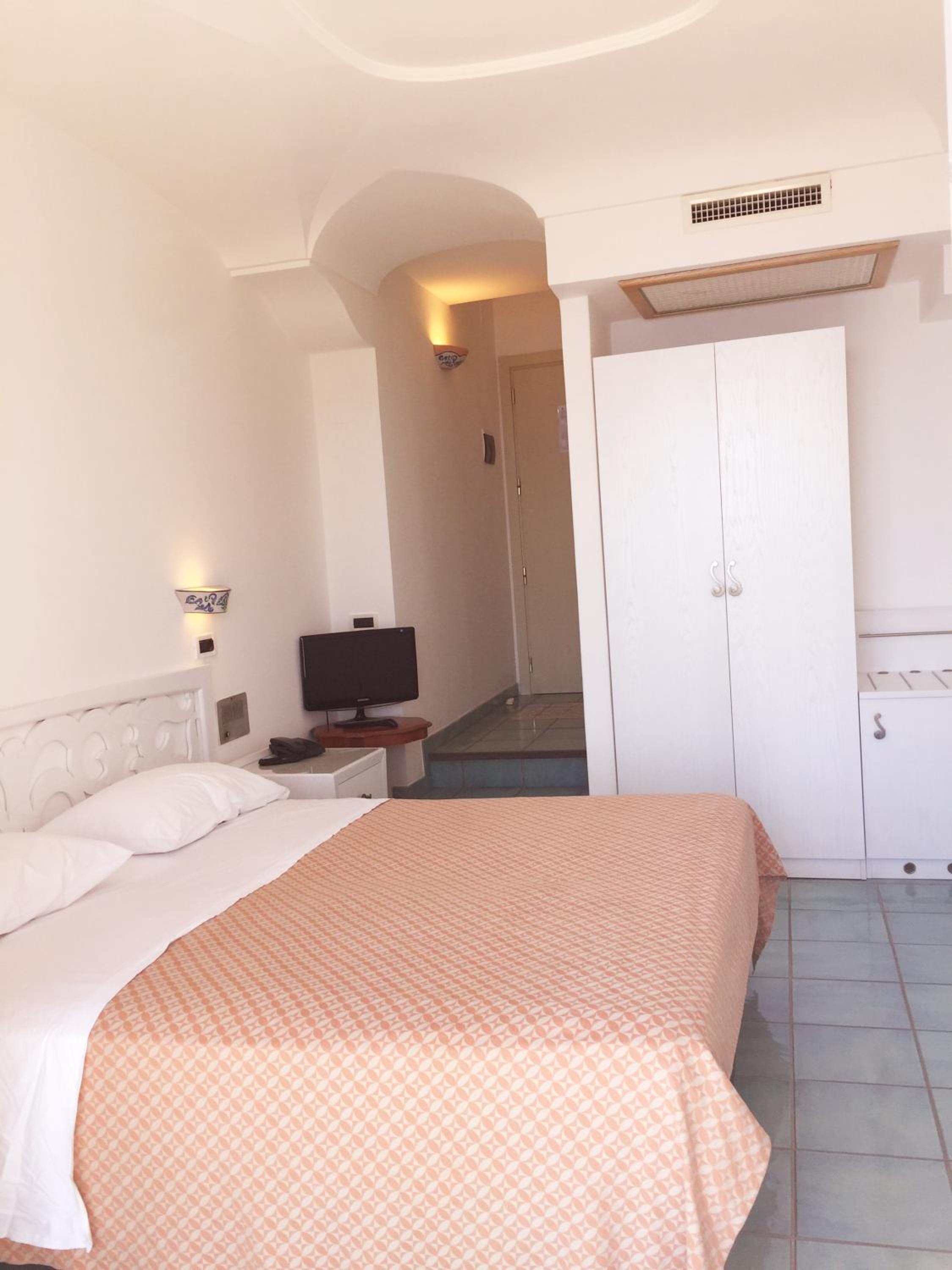 Double Or Twin Room With Sea View - Photo 5