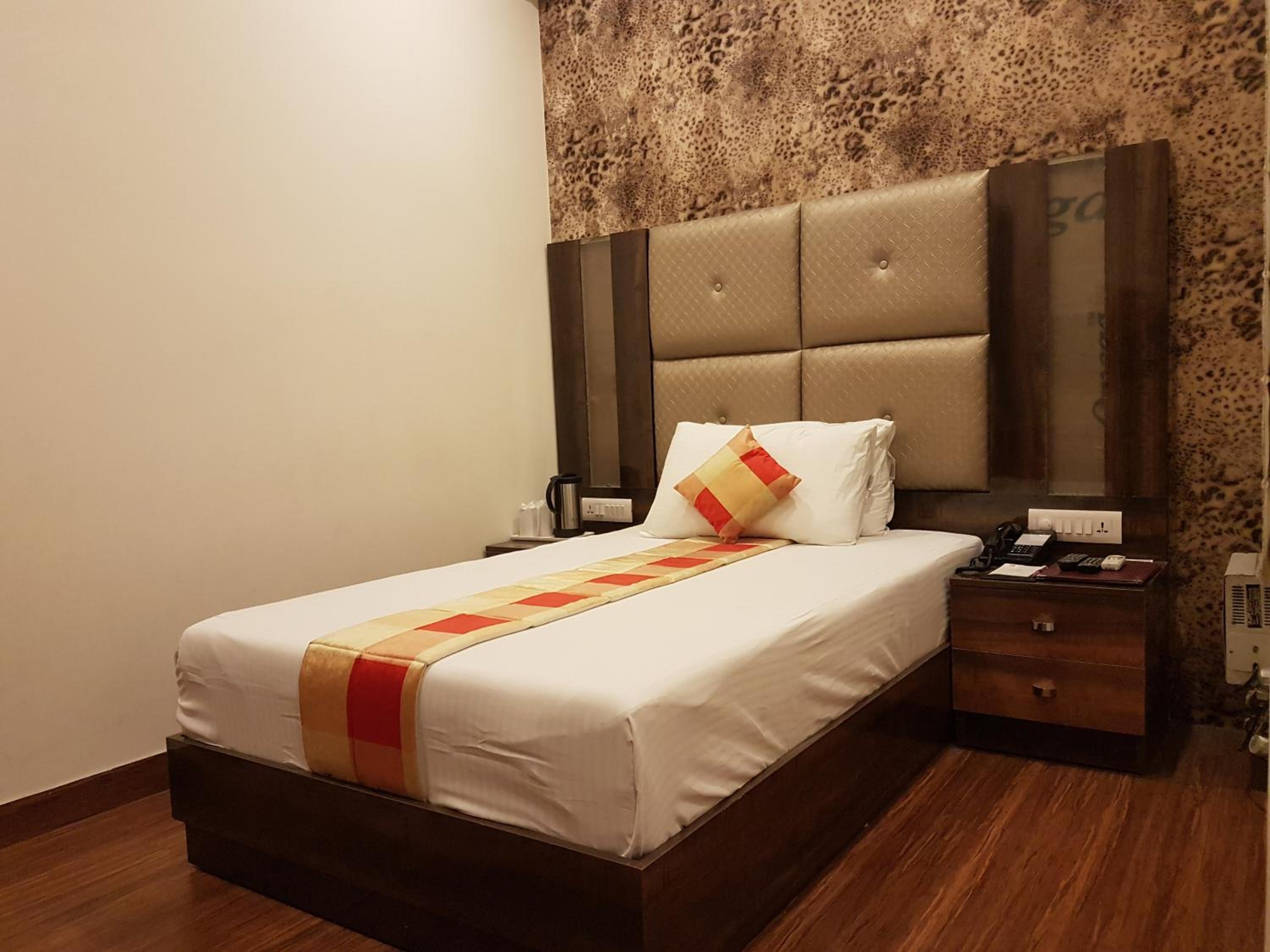 Small Double Room photo 1