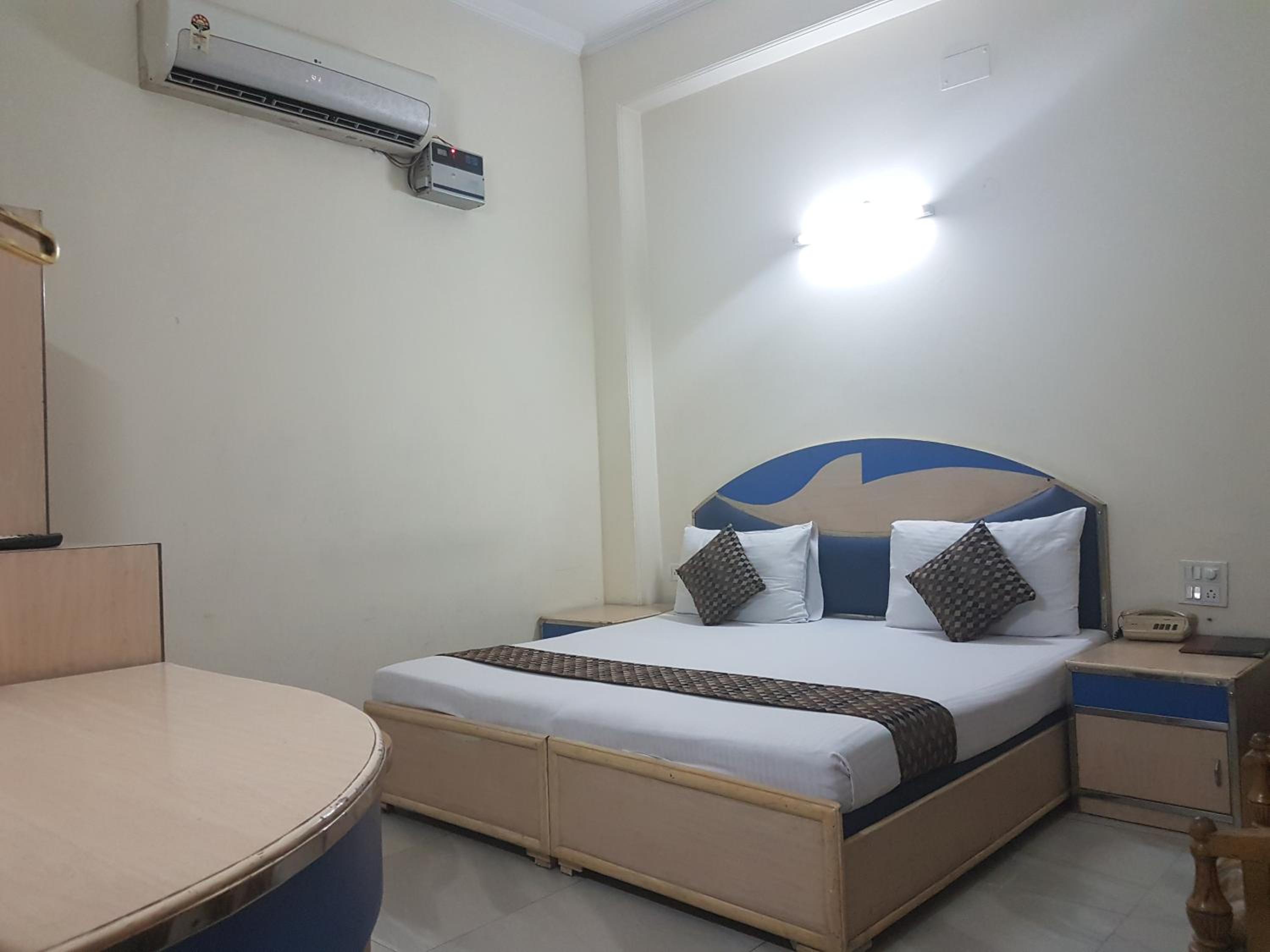  Value Room - Photo 6