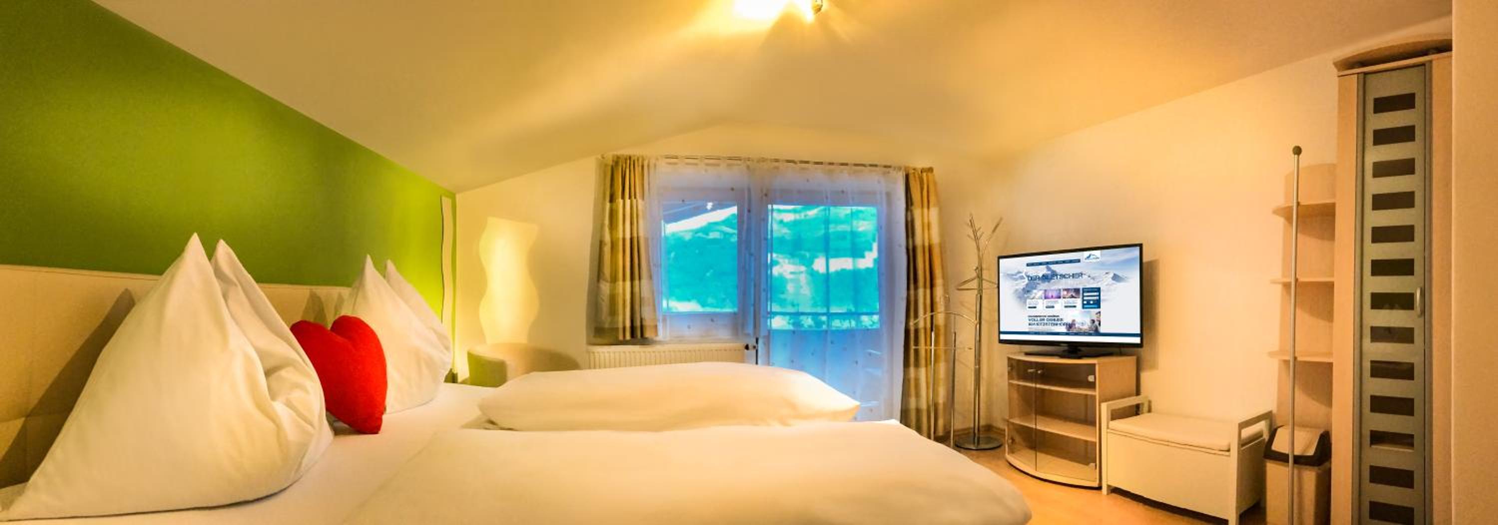 Large Two-Bedroom Apartment with Balcony photo 1
