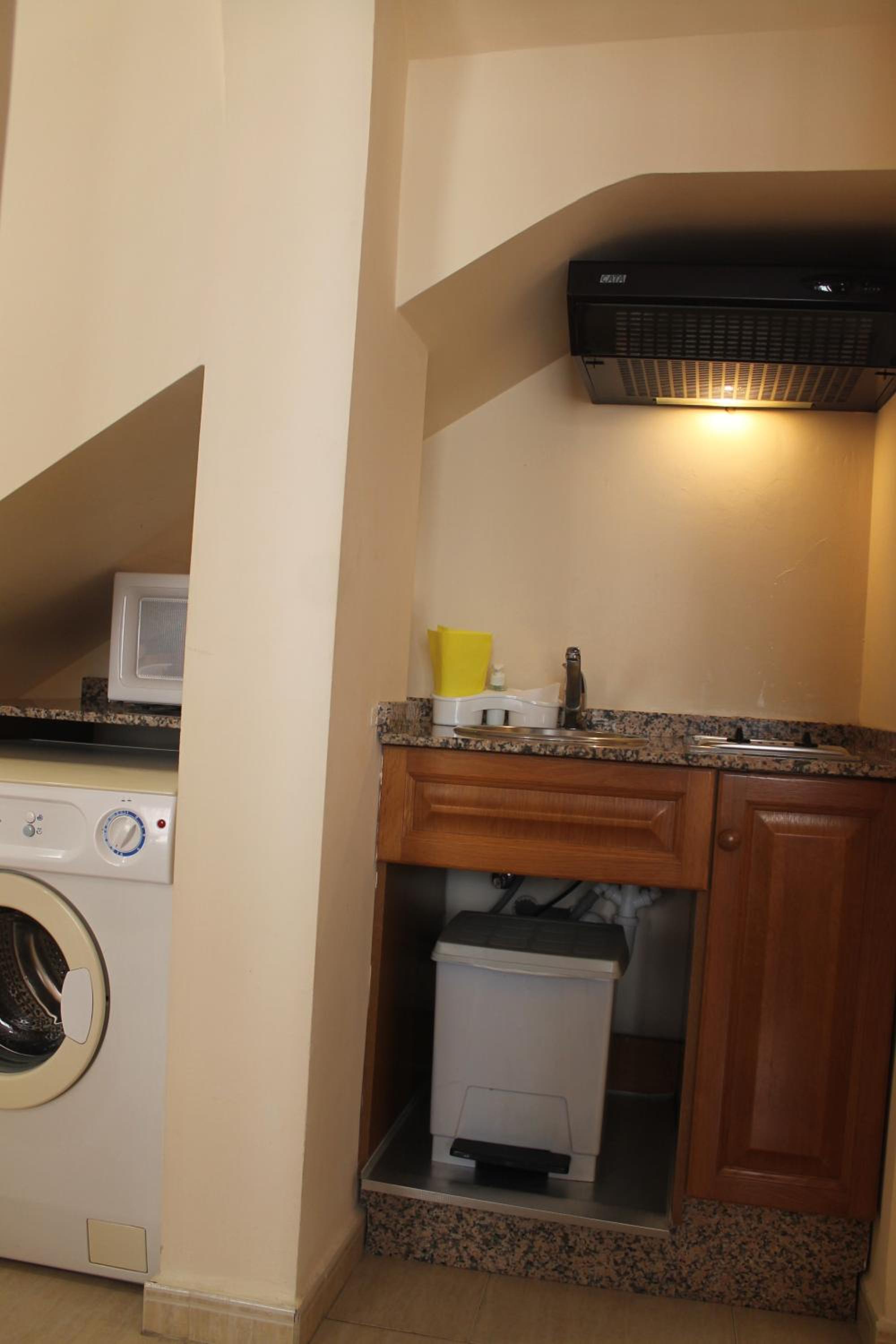 One-Bedroom Apartment (1 Adult) - Photo 6
