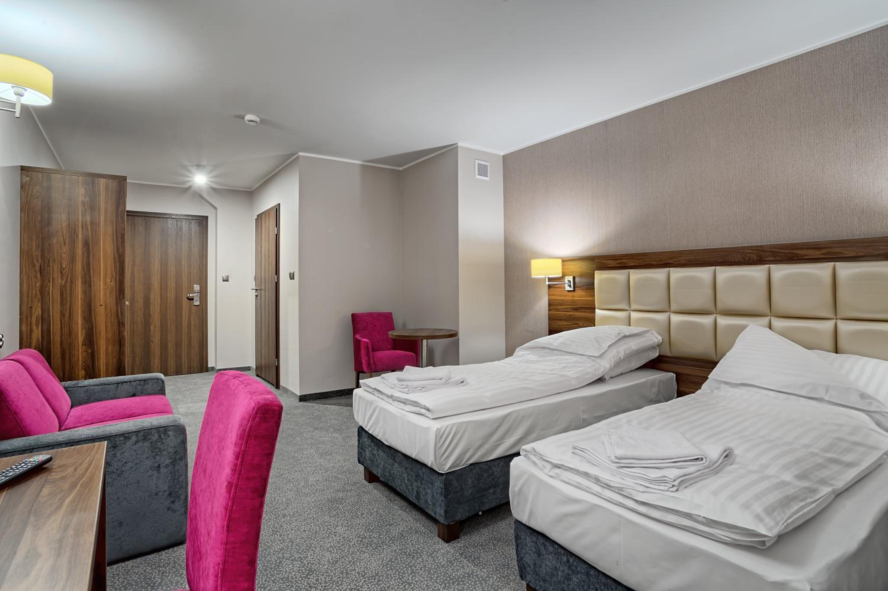 Twin Room - Photo 1