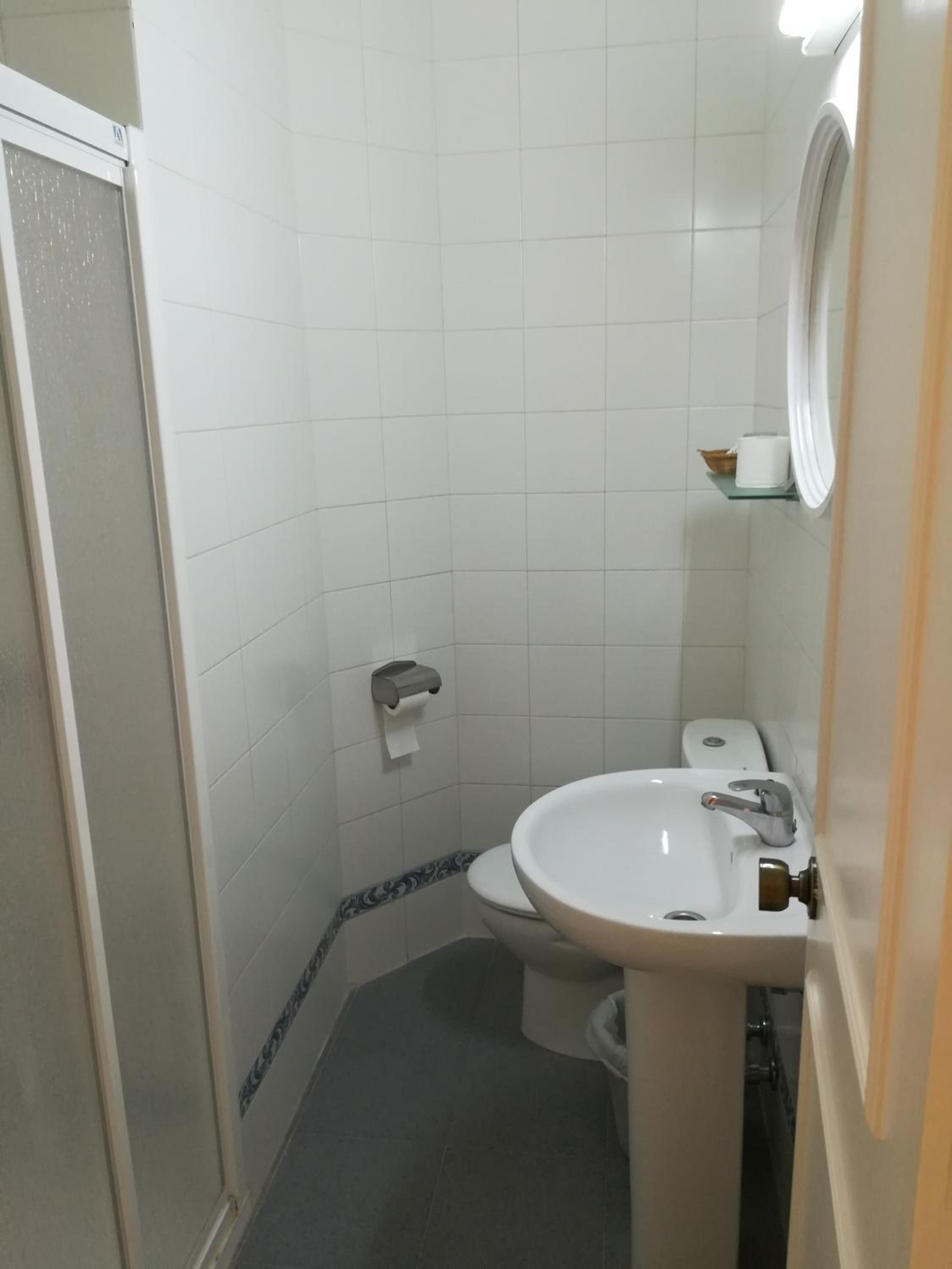 Single Room photo 3