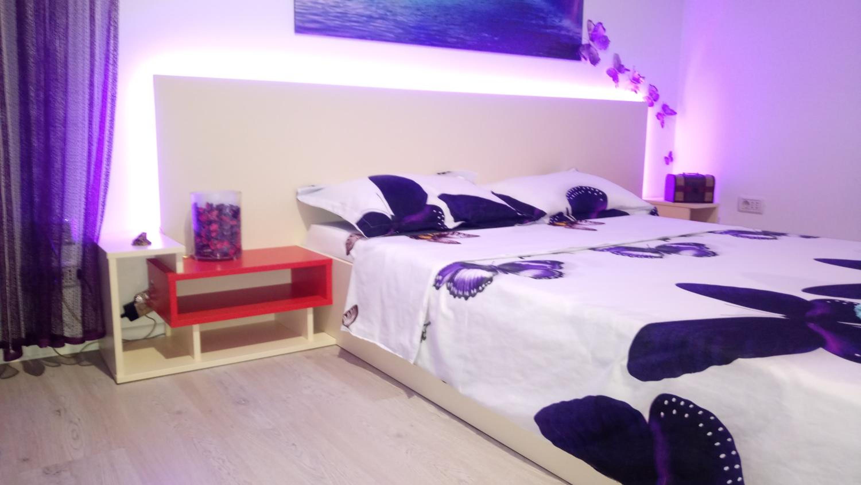 Deluxe Double Room with Bath - Photo 5