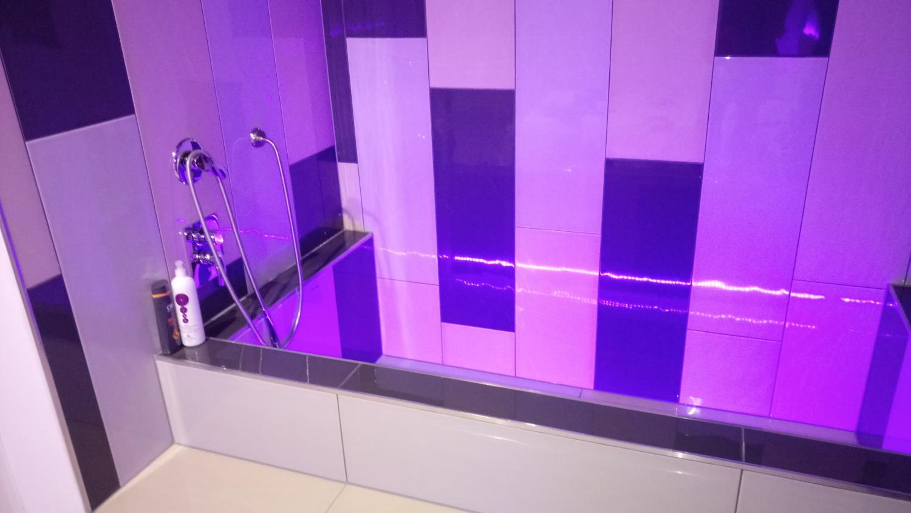 Deluxe Double Room with Bath - Photo 6