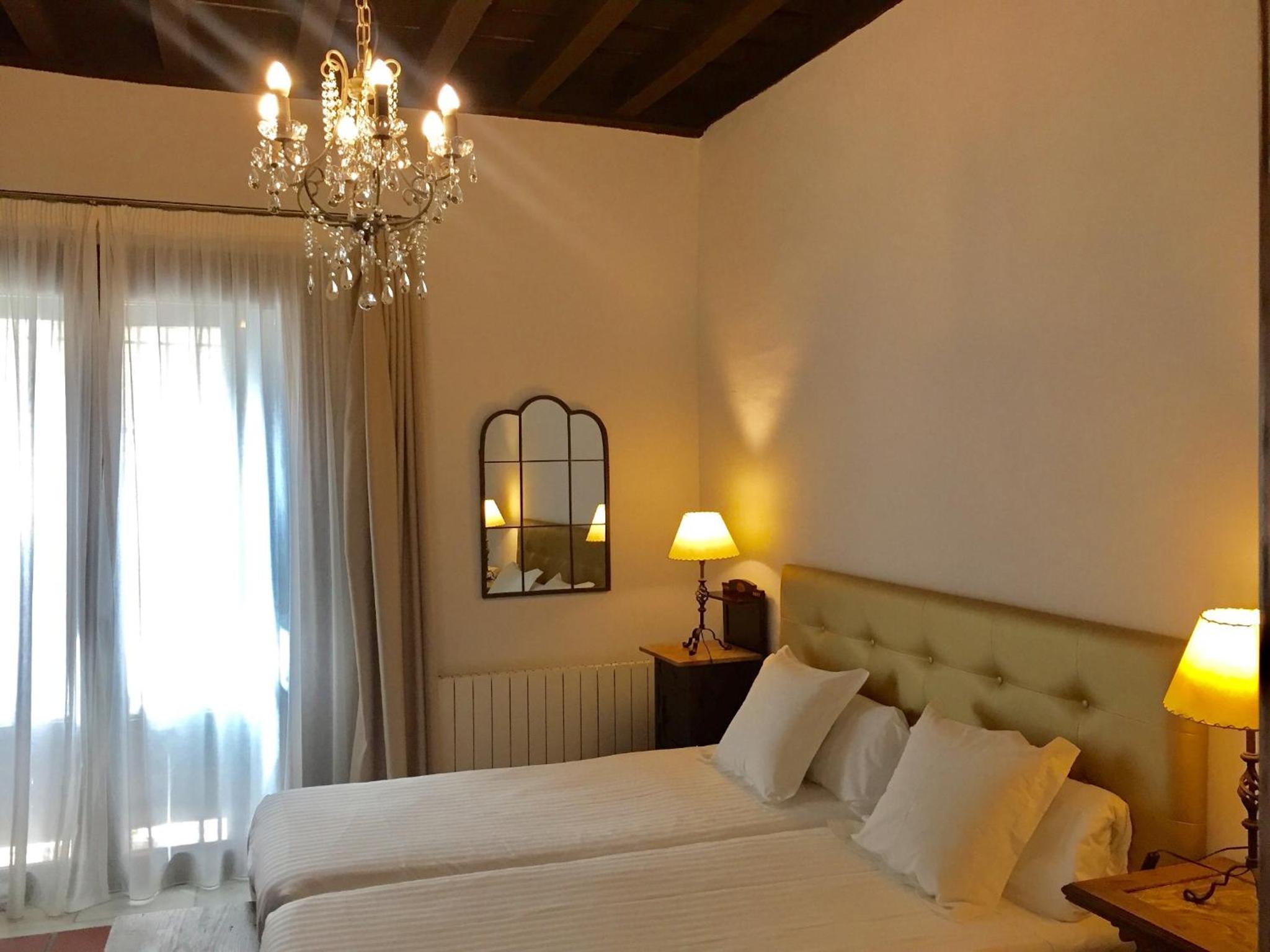 Double or Twin Room - Photo 2