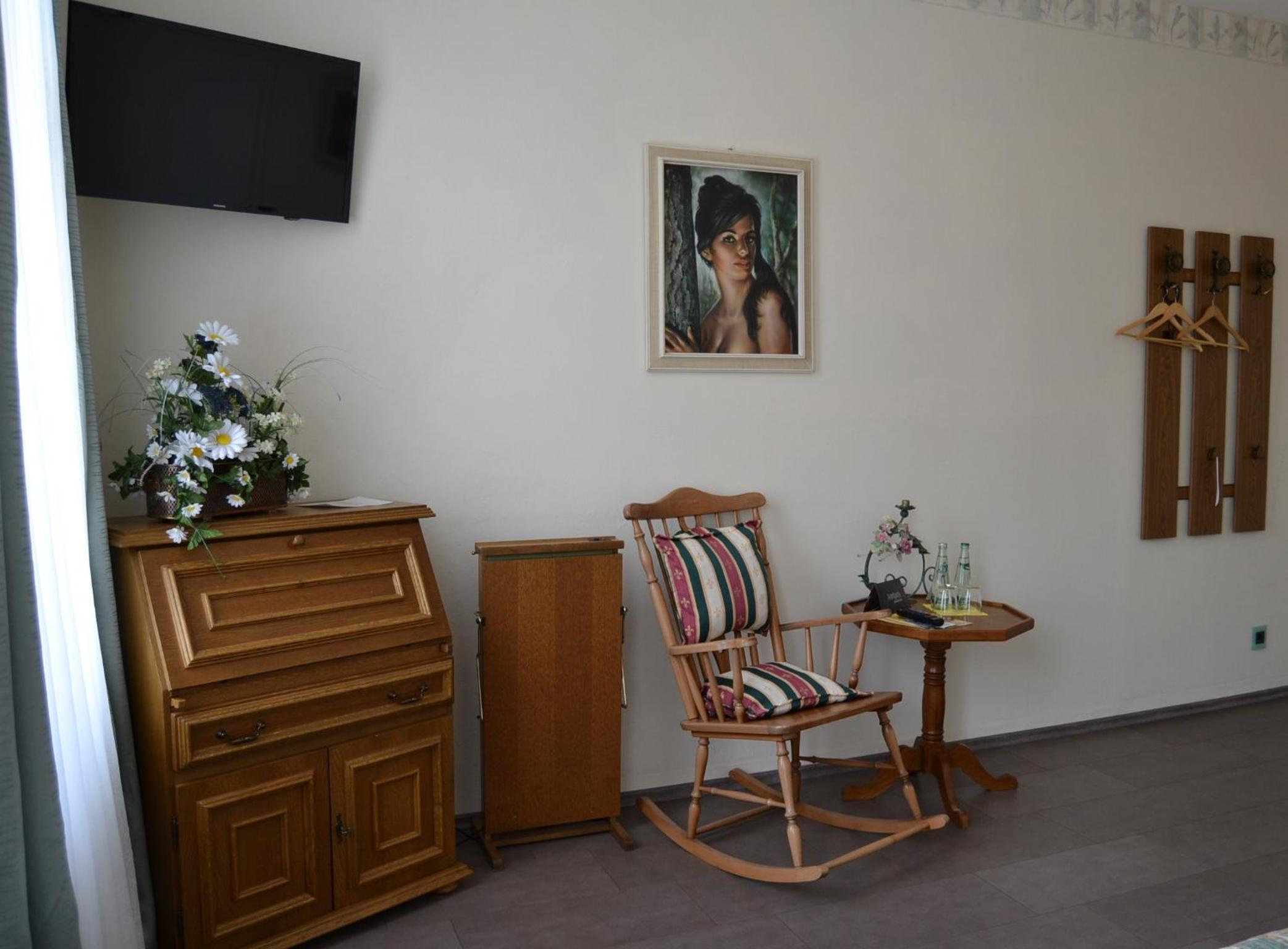 Standard Double Room - Photo 3