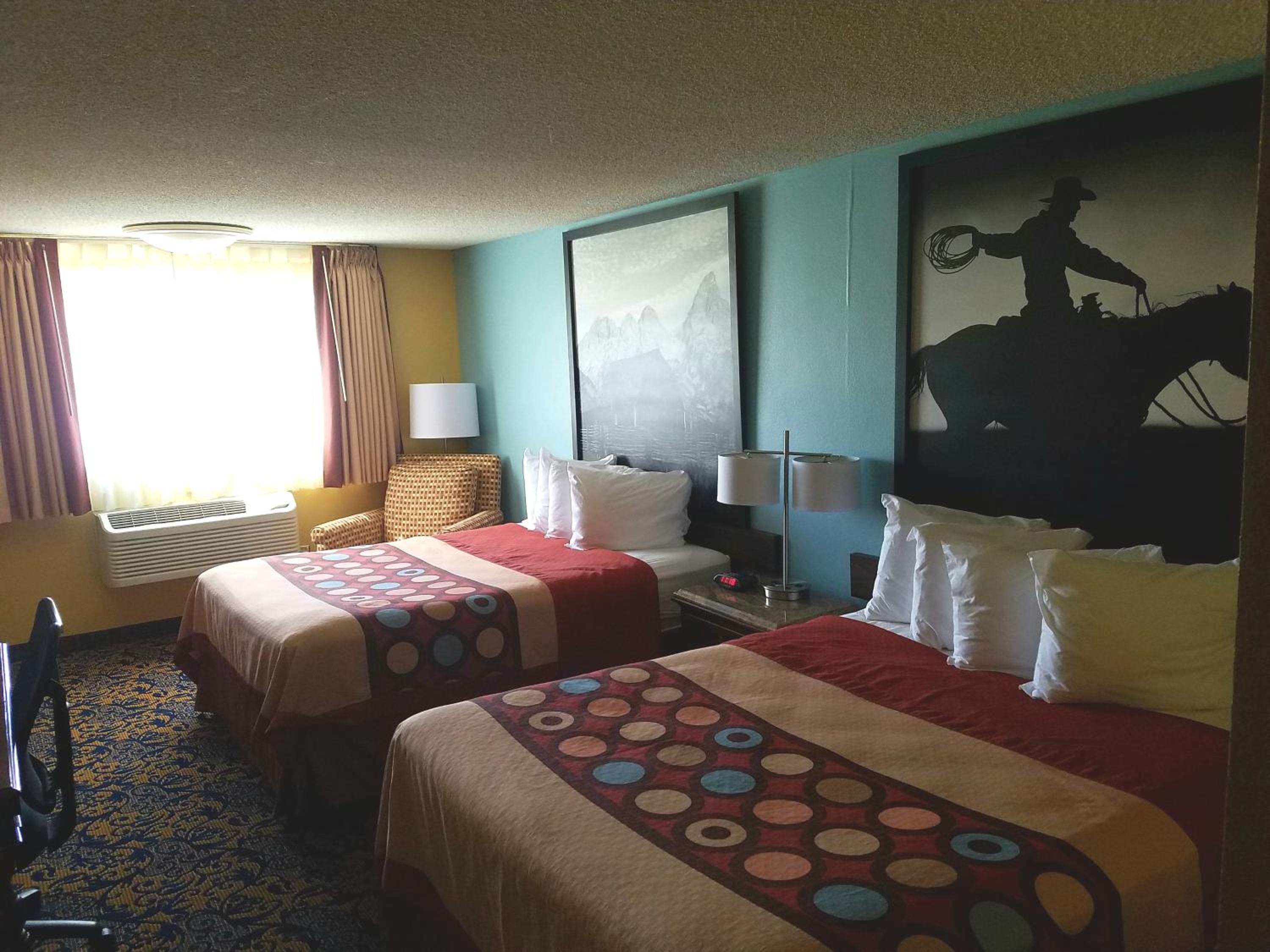Queen Room with Two Queen Beds - Non-Smoking photo 1