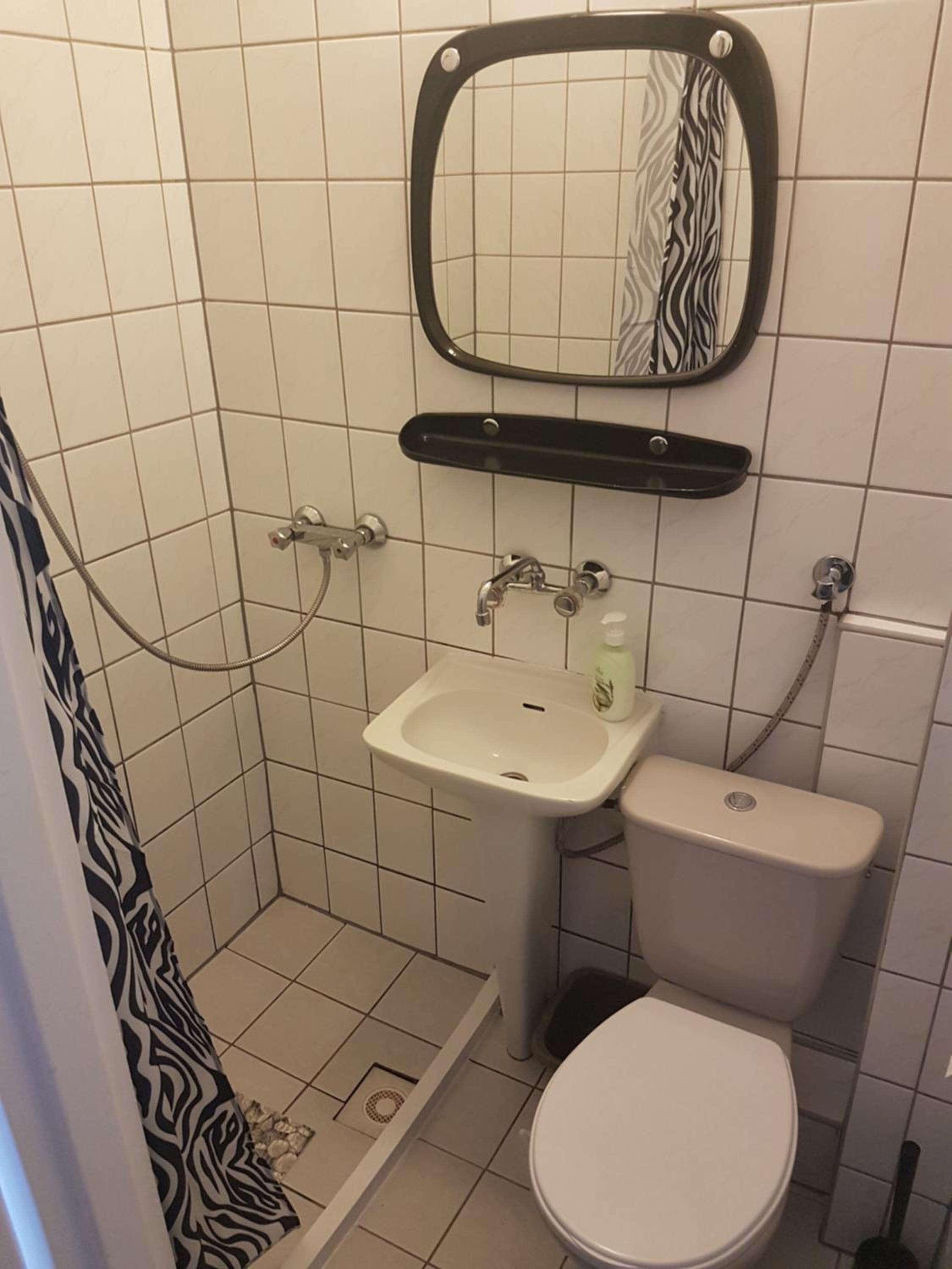 Double Room - Photo 5