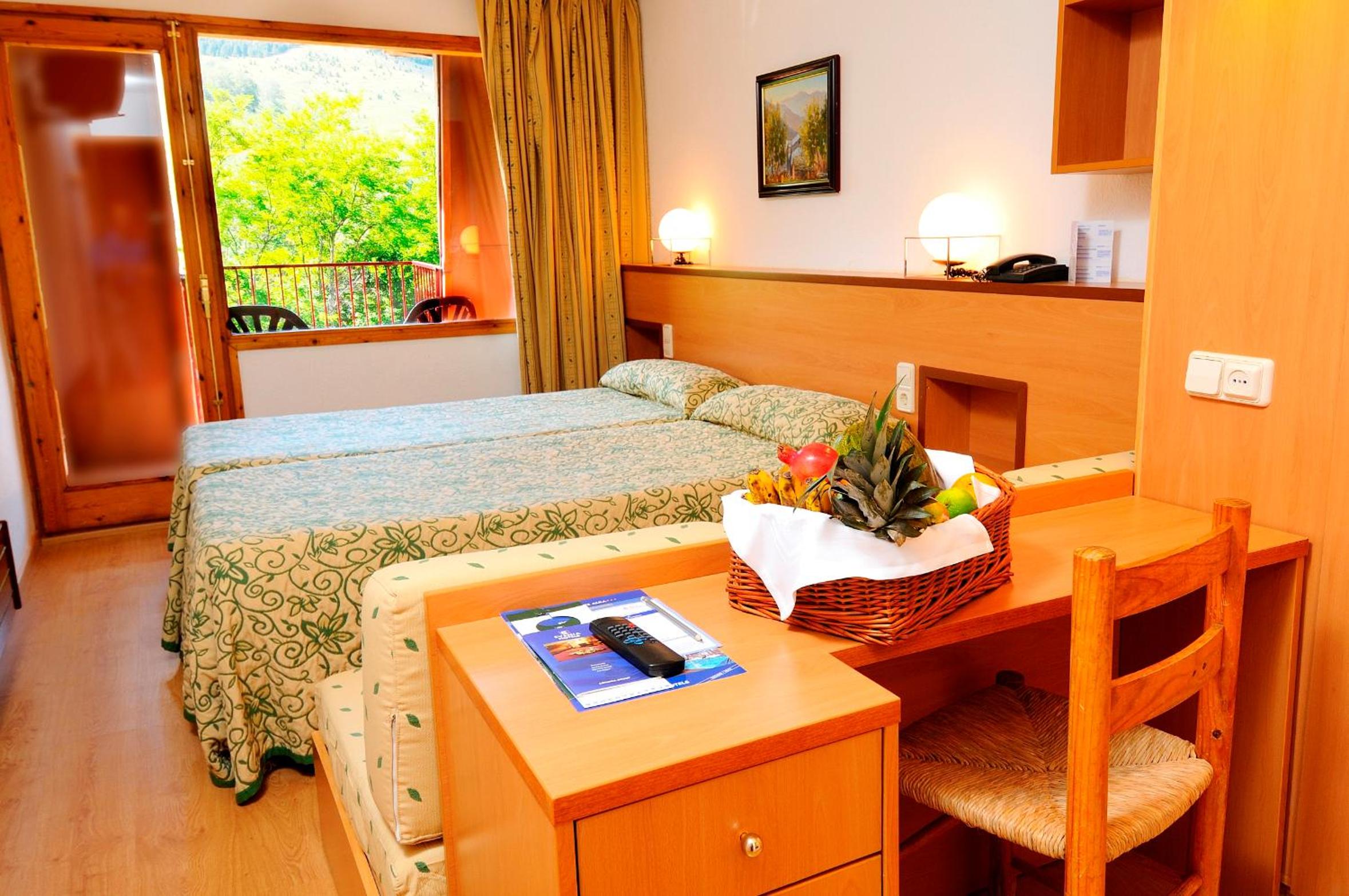 Double or Twin Room - Photo 3