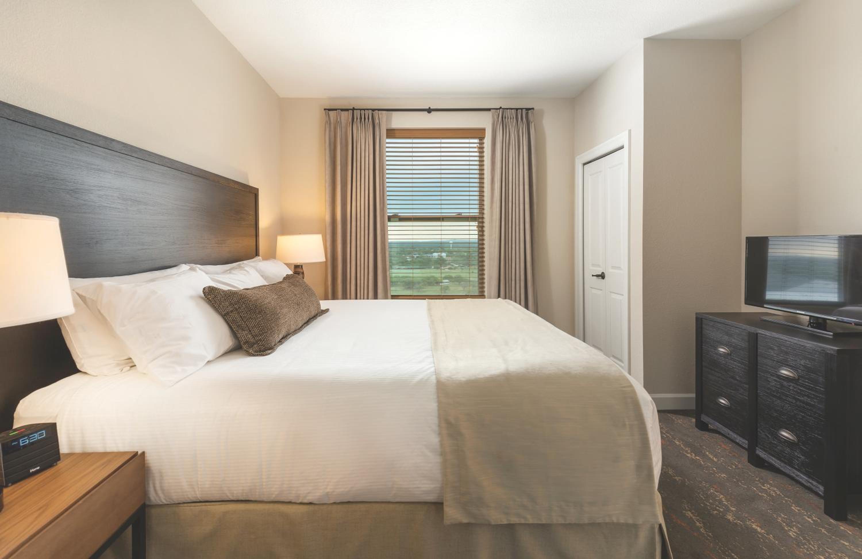 One-Bedroom Suite
