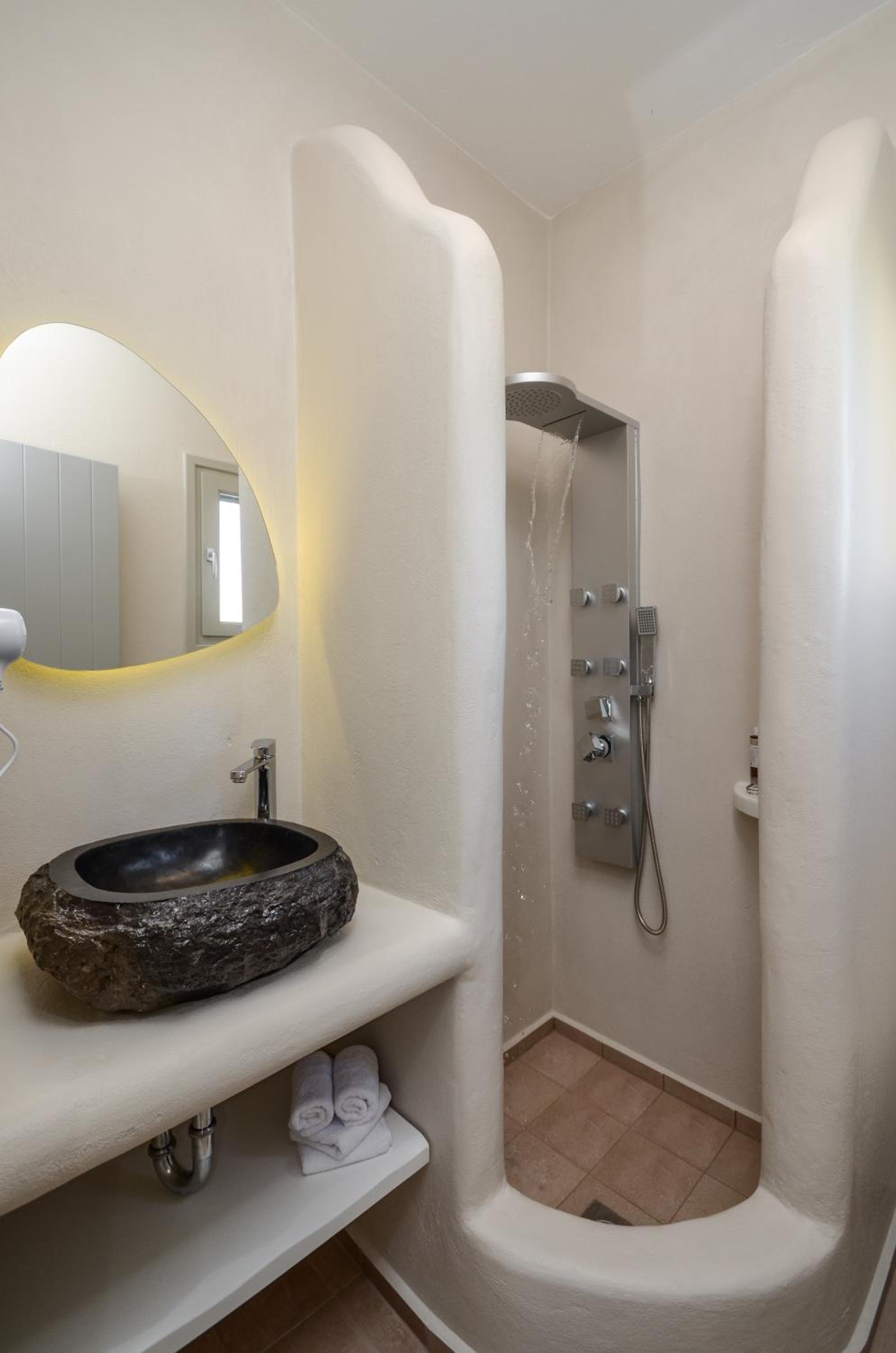  Deluxe 2 Bedroom Apartment with Hot Tub and Rooftop Terrace photo 3