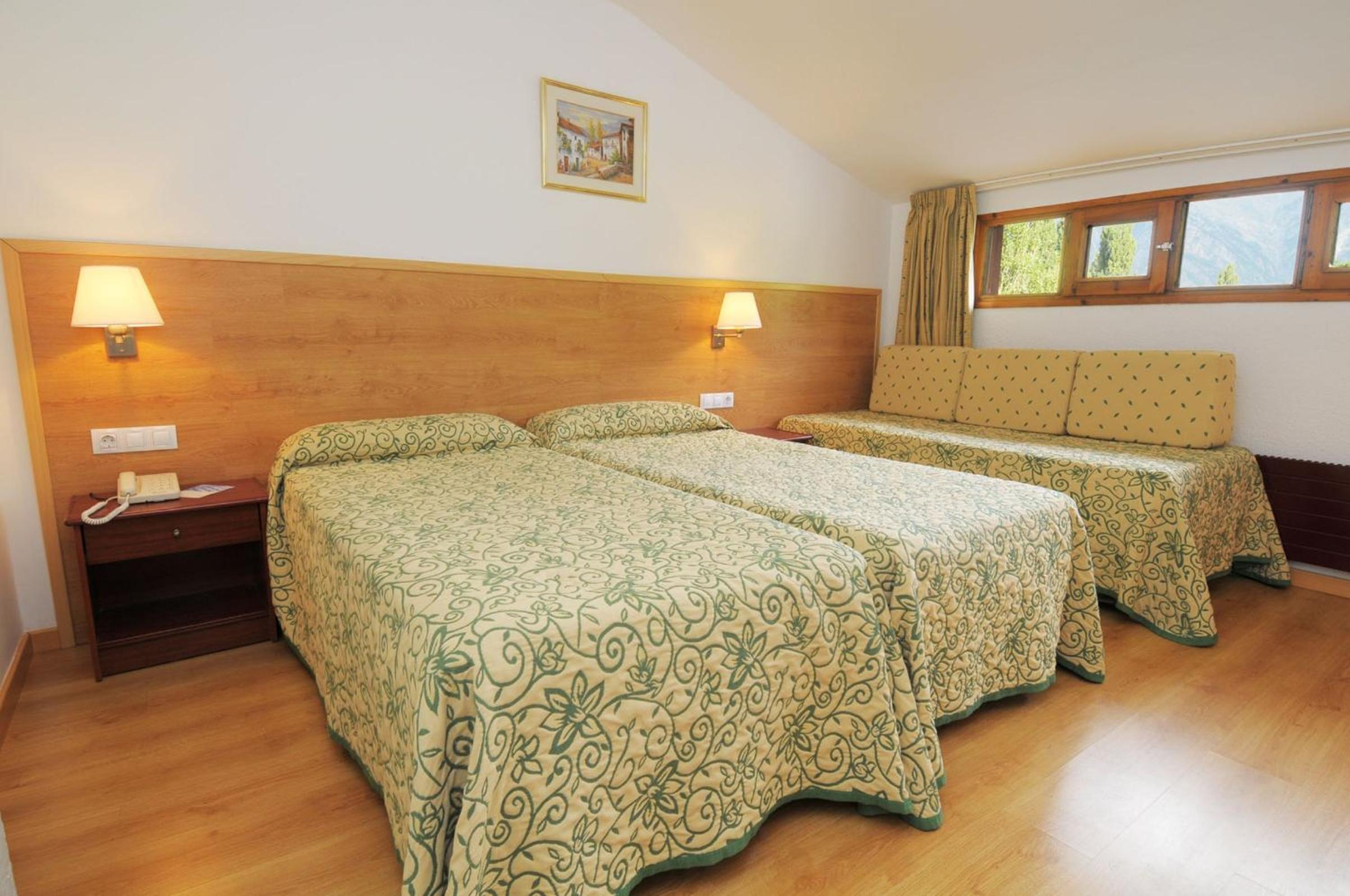 Triple Room - Photo 9