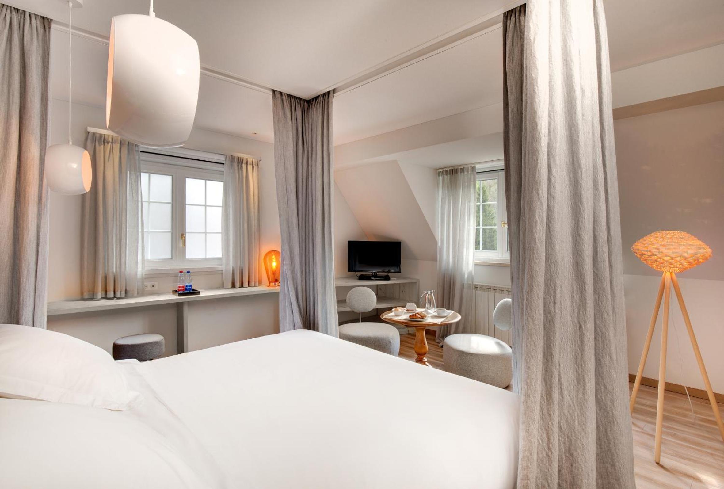 Superior Double Room "Les Montagnes" - Photo 8