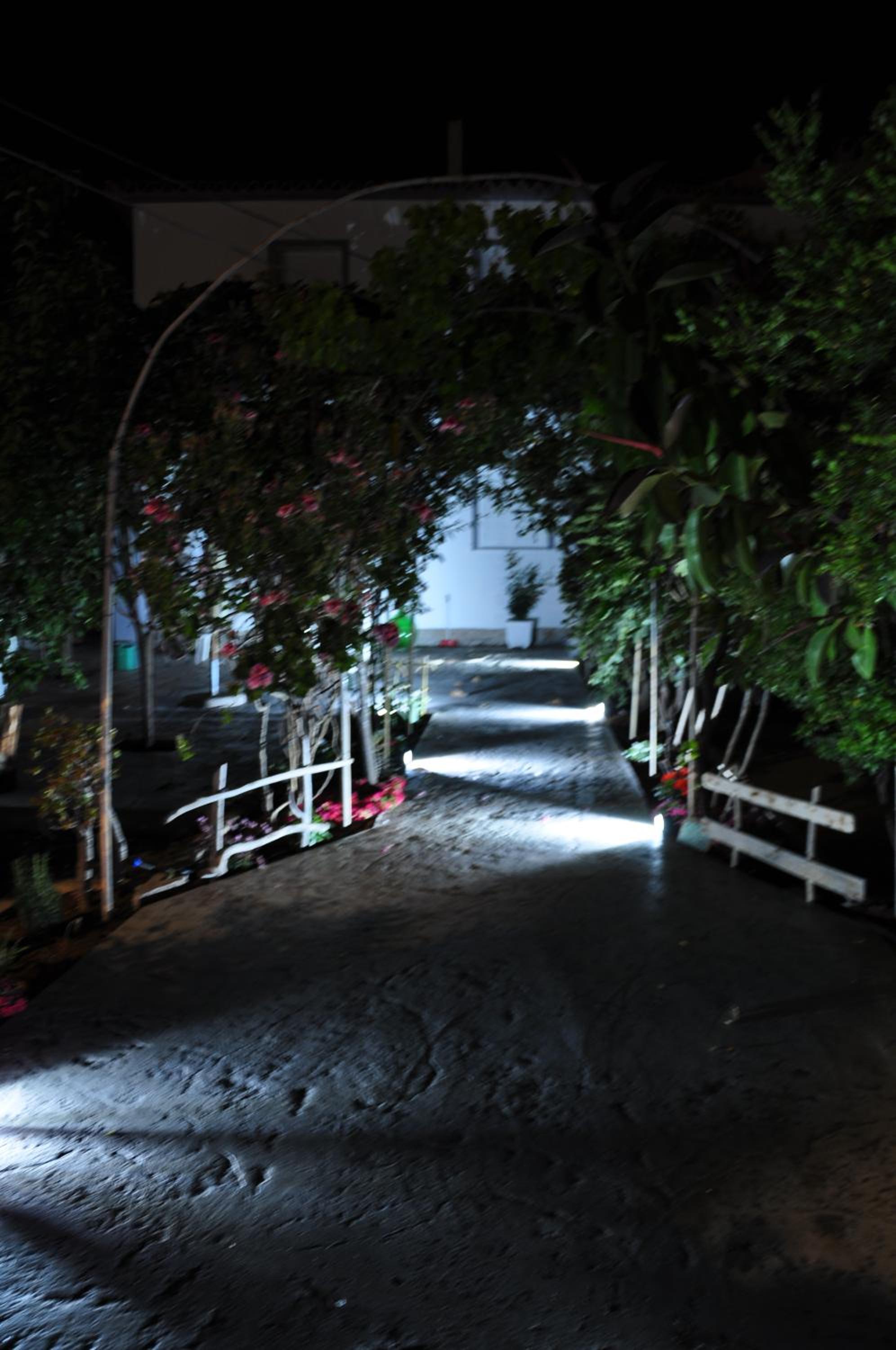 Double Room with Patio - Photo 25