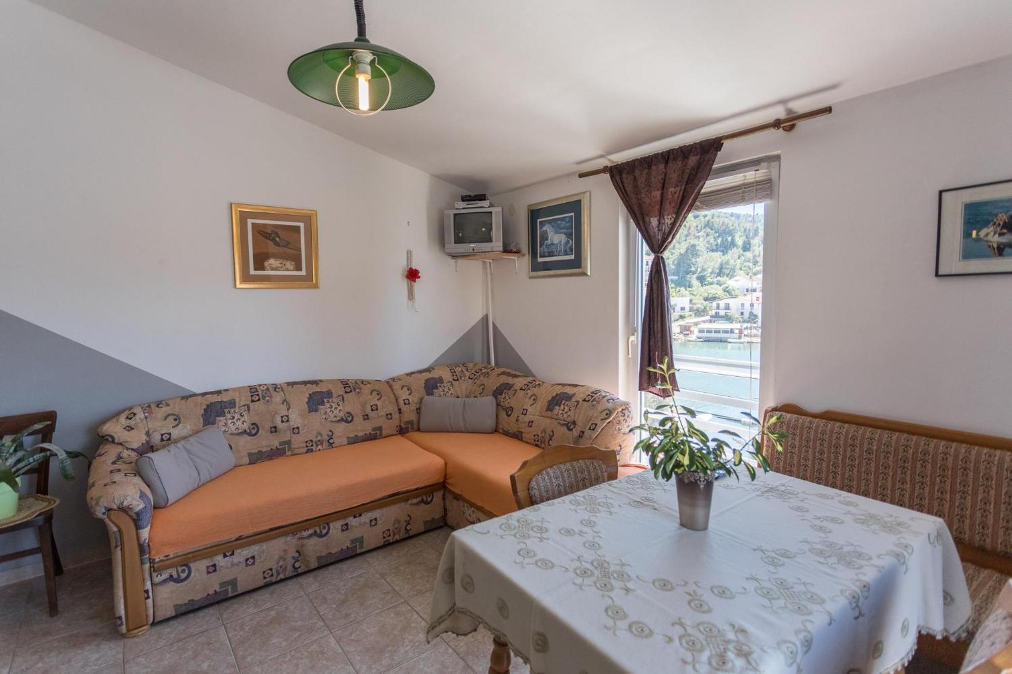 Comfort One-Bedroom Apartment with Terrace and Sea View