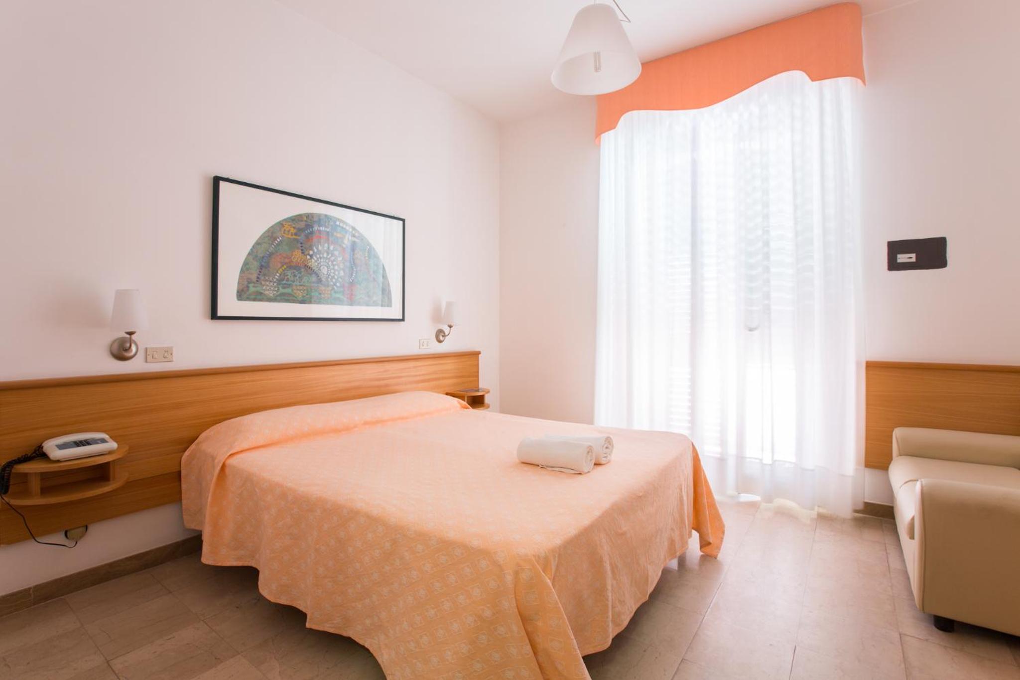 Double or Twin Room - Photo 9