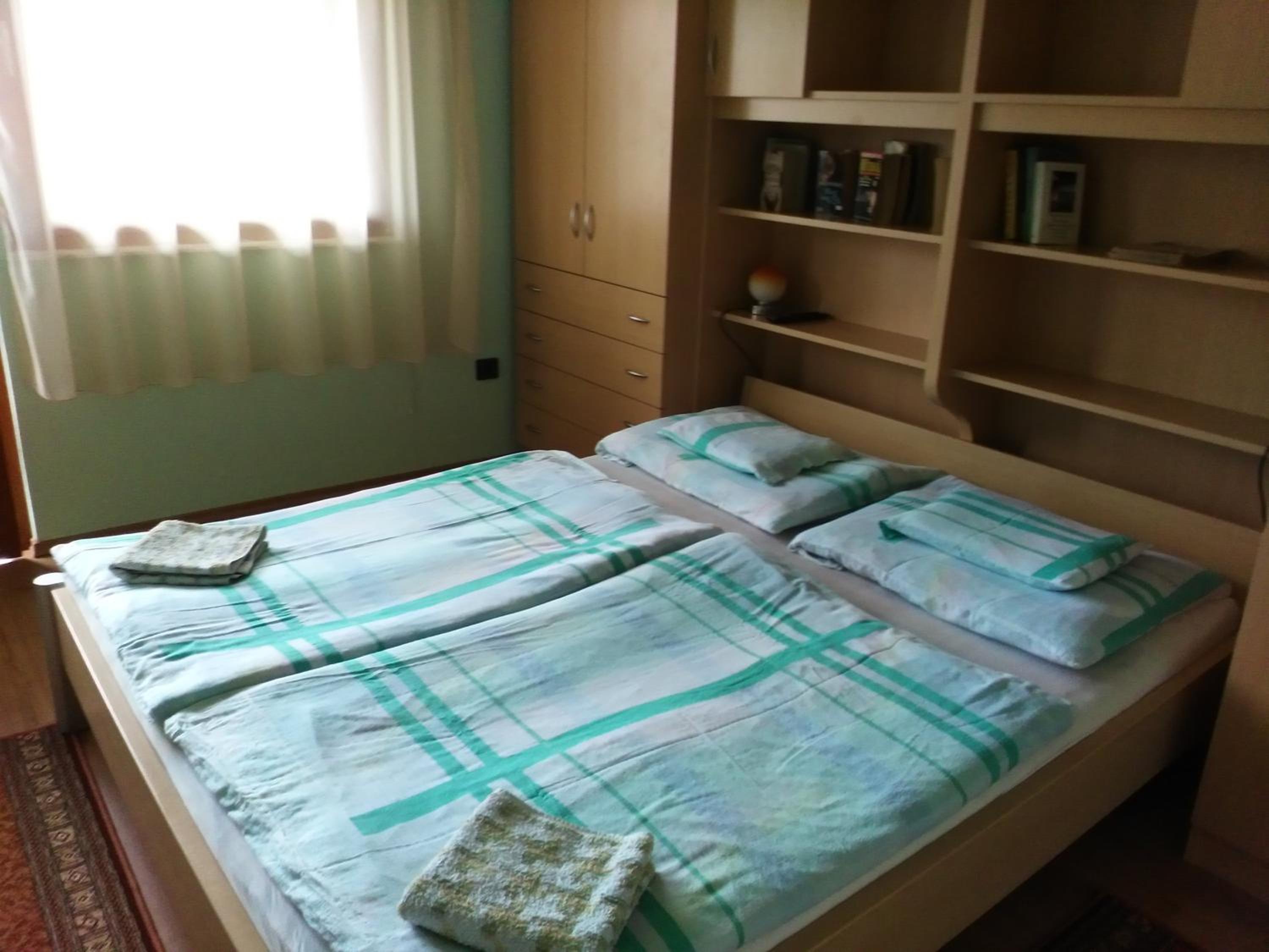 Quadruple Room with Private Bathroom photo 1