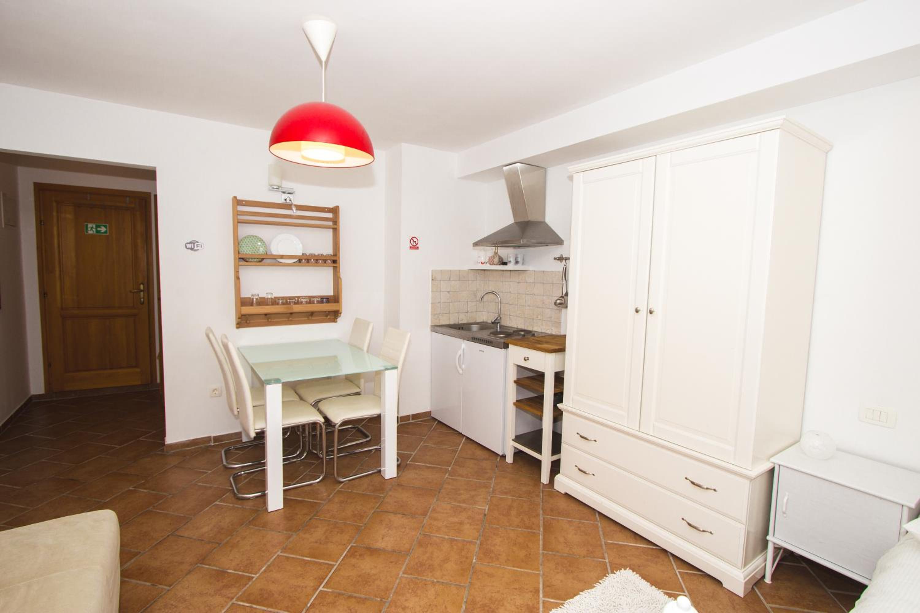 Studio Apartment photo 3