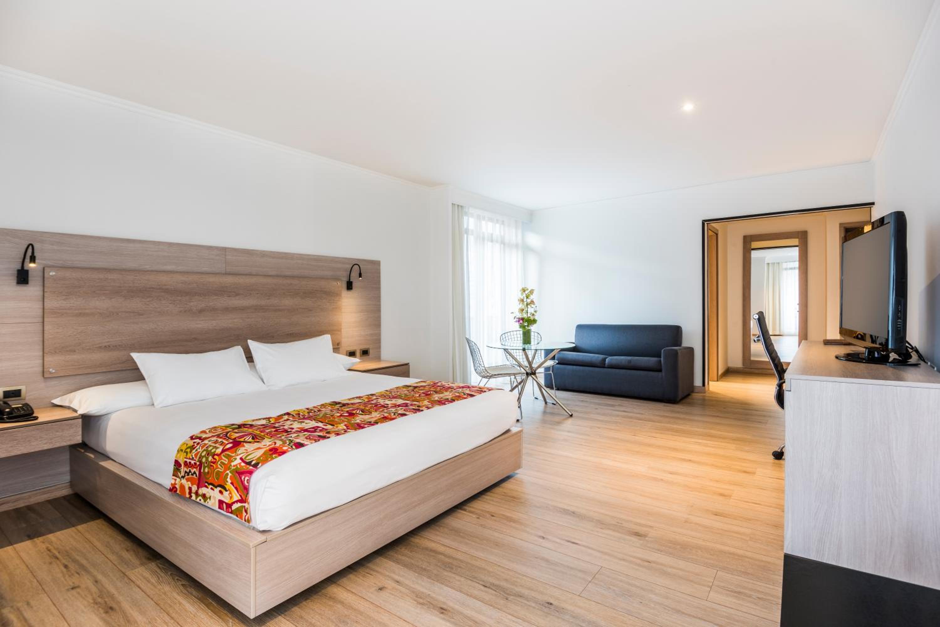 Junior Suite - Photo 1