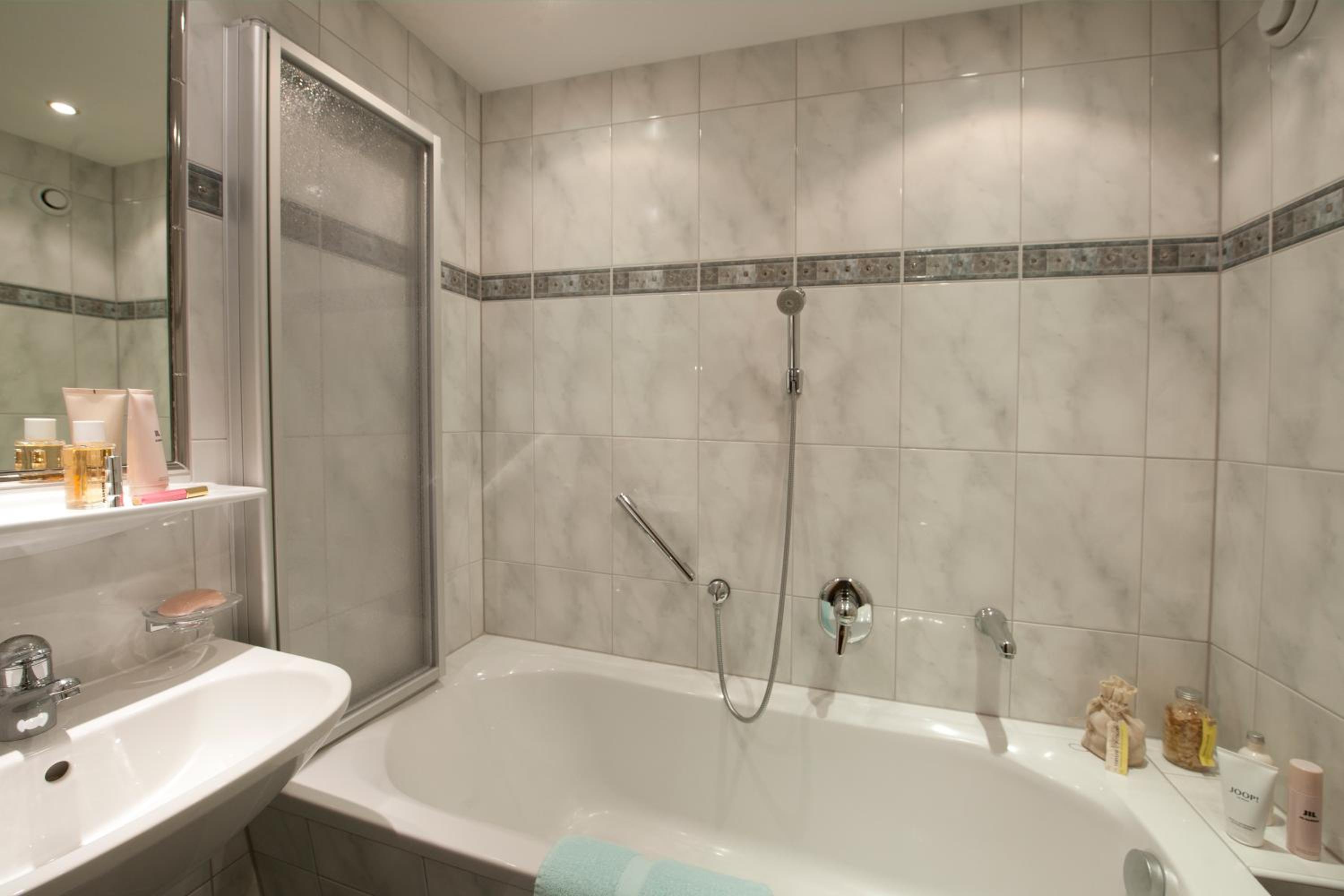 Double Room with Extra Bed photo 2
