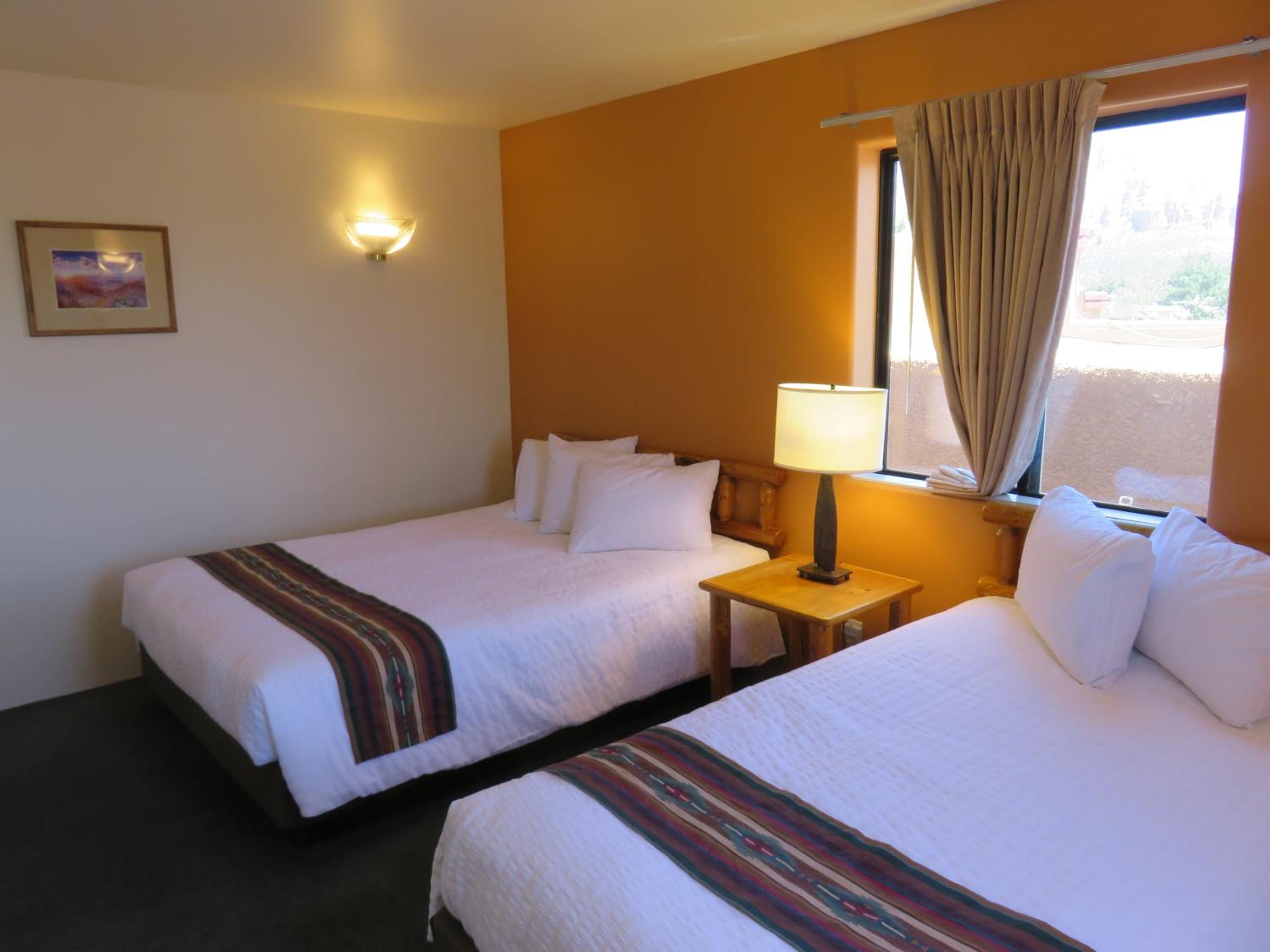 Suite Two Queen Beds photo 3