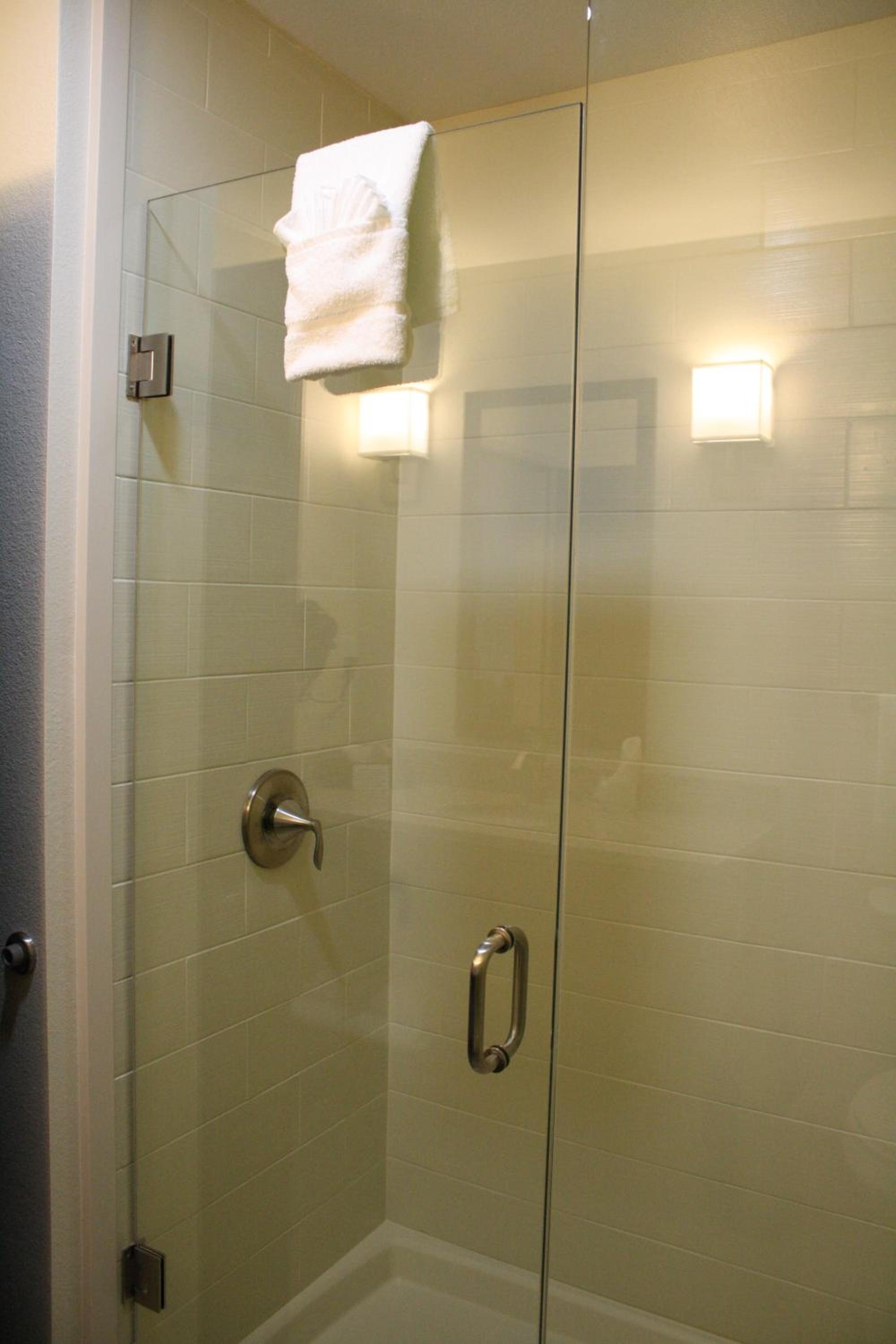 King Room - Non-Smoking photo 2