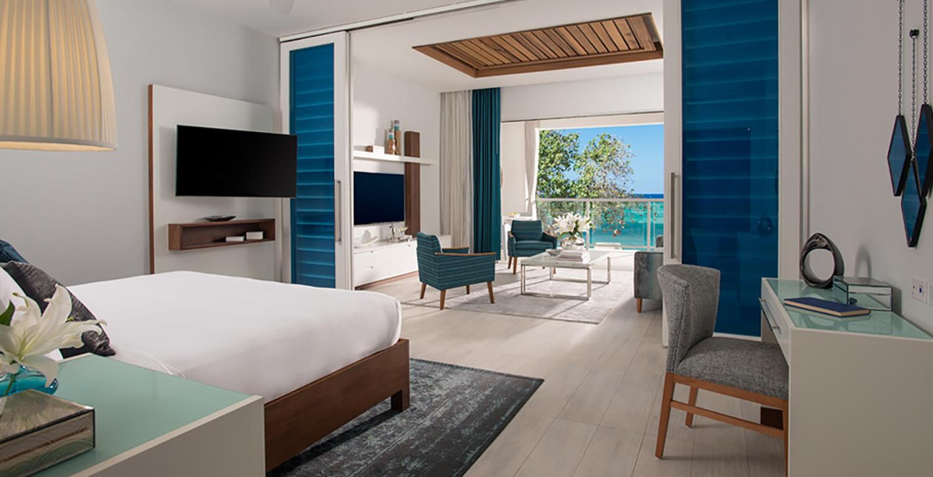 Beachfront Millionaire One-Bedroom Butler Suite With Outdoor Tranquility Soaking Tub
