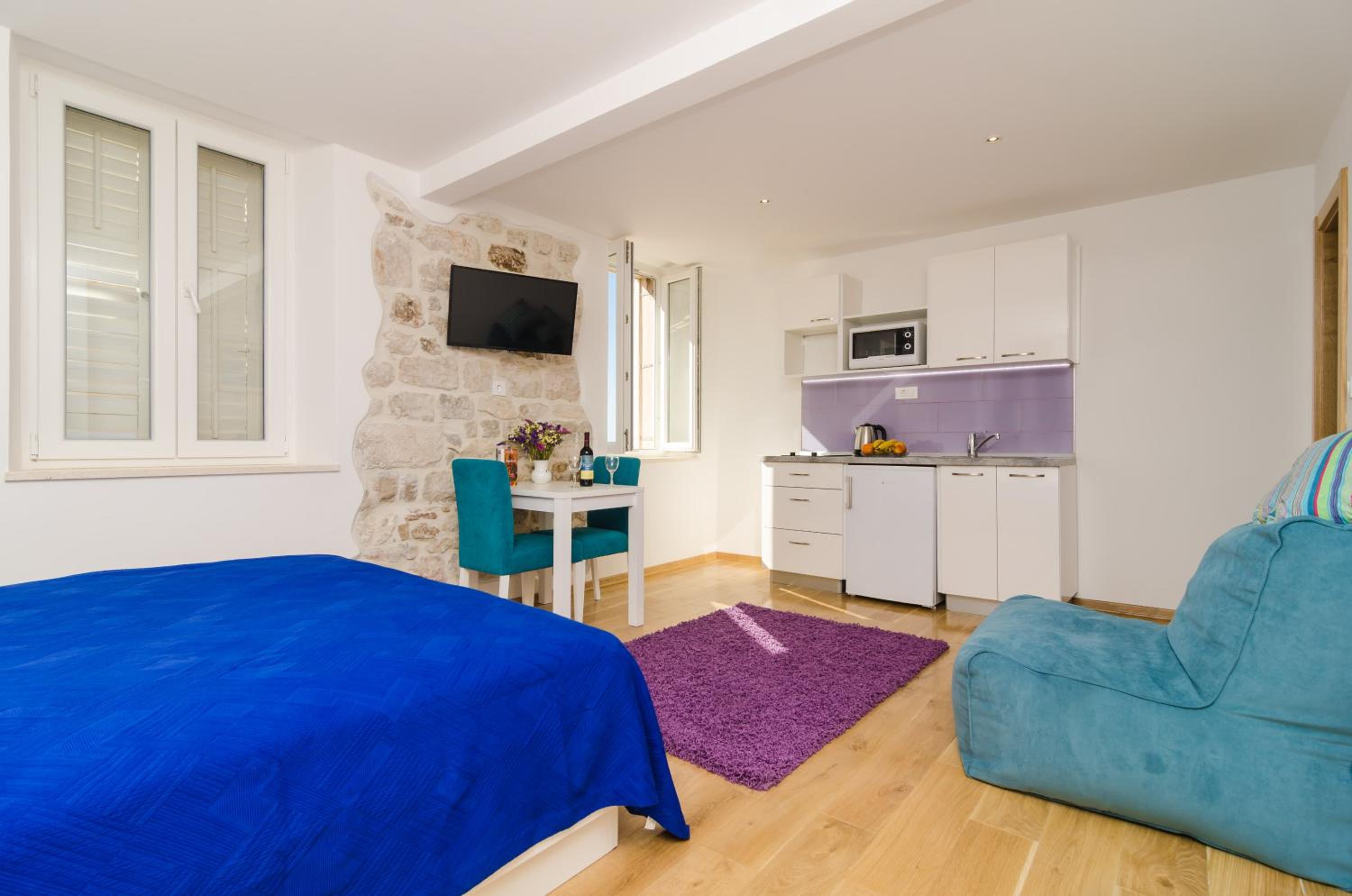 Studio with Sea View - I