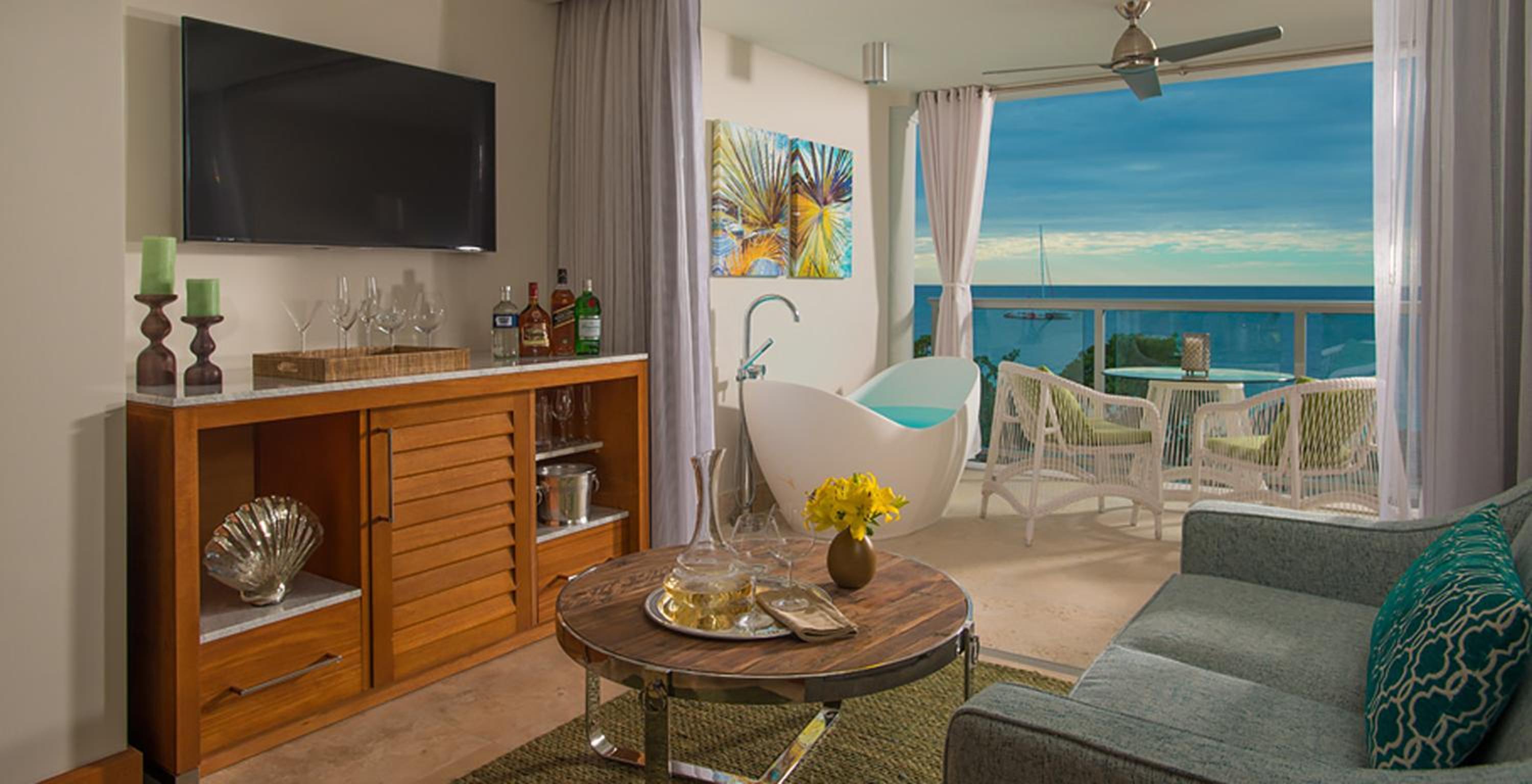 Beachfront One Bedroom Butler Suite With Tranquility Soaking Tub