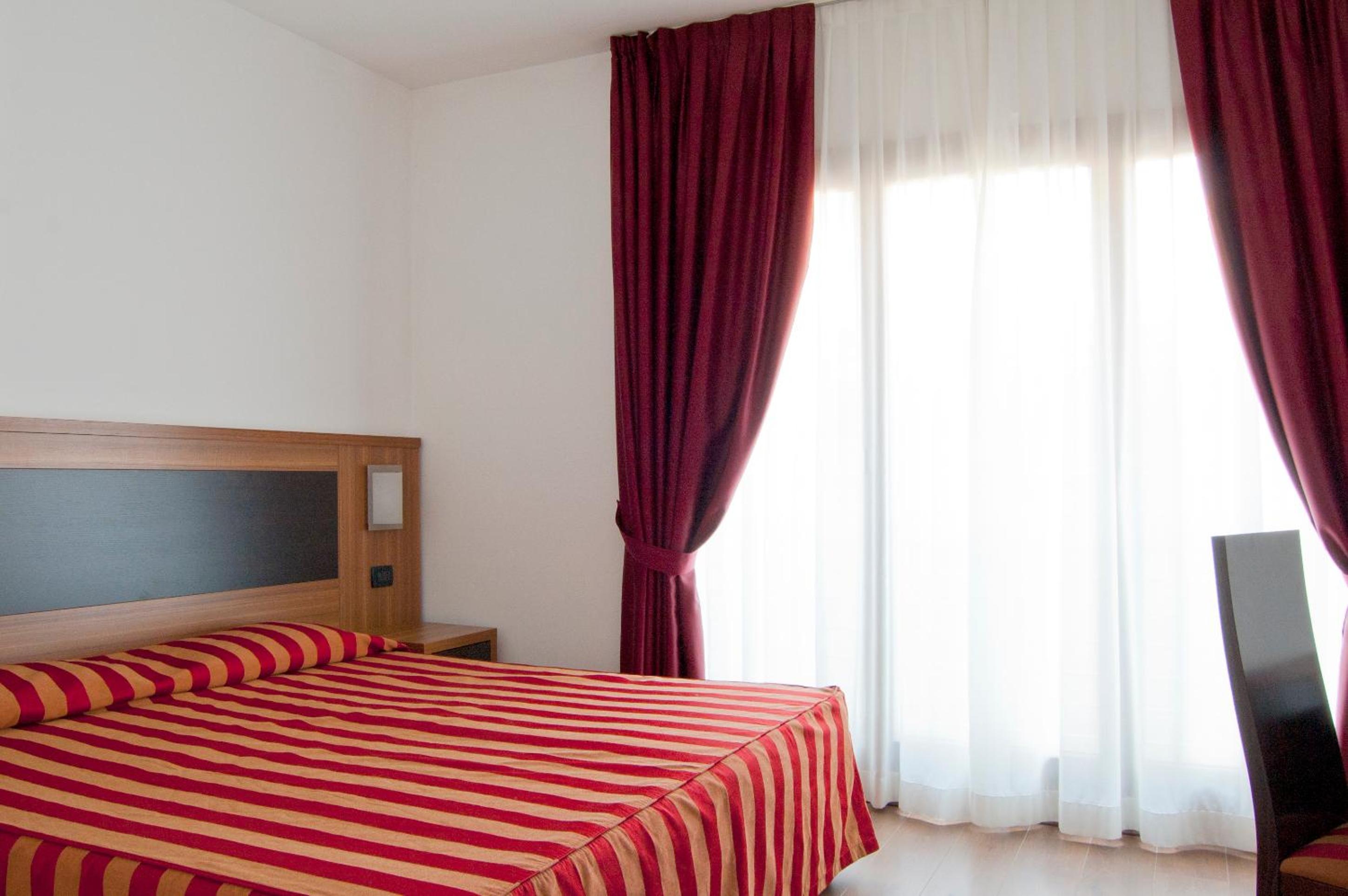 Double or Twin Room - Photo 16