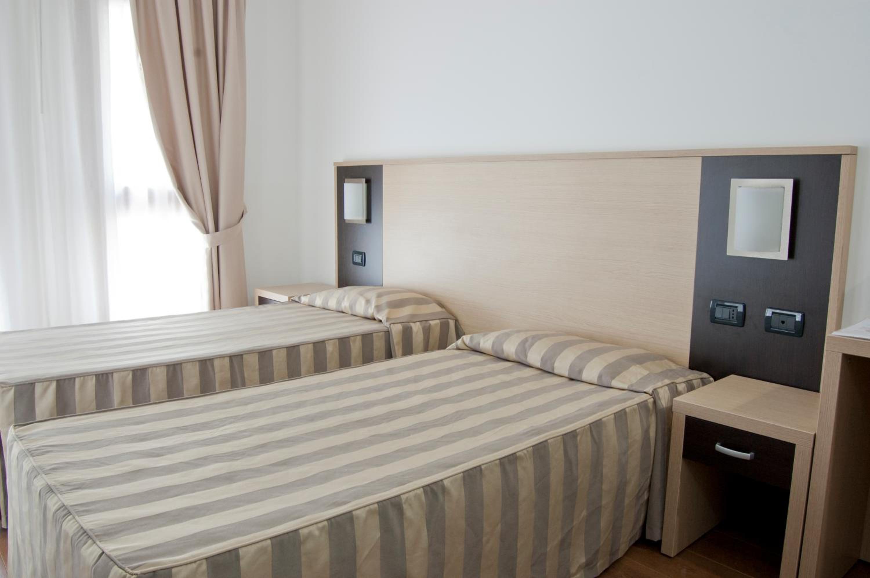 Double or Twin Room - Photo 1