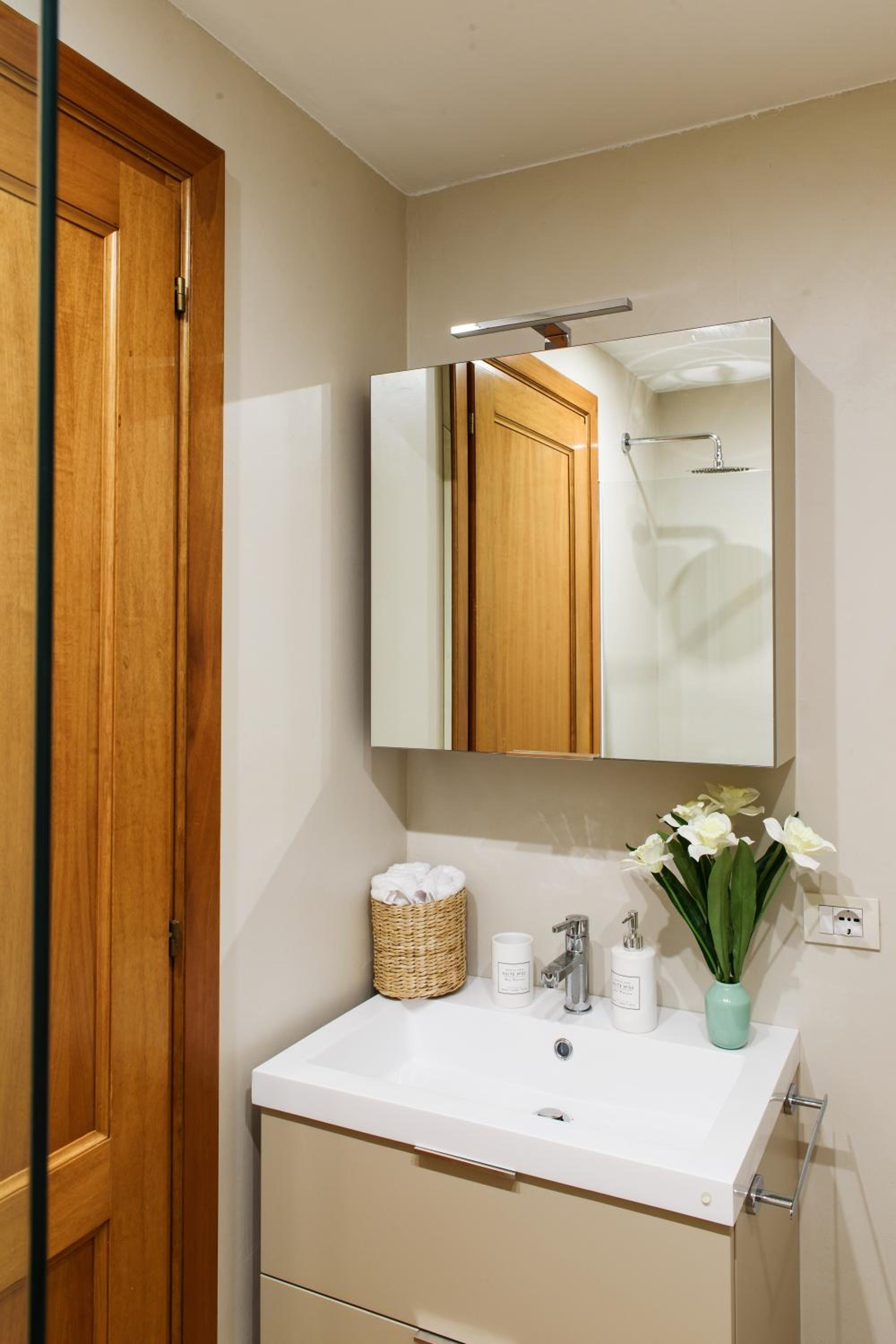Double Room - Photo 9