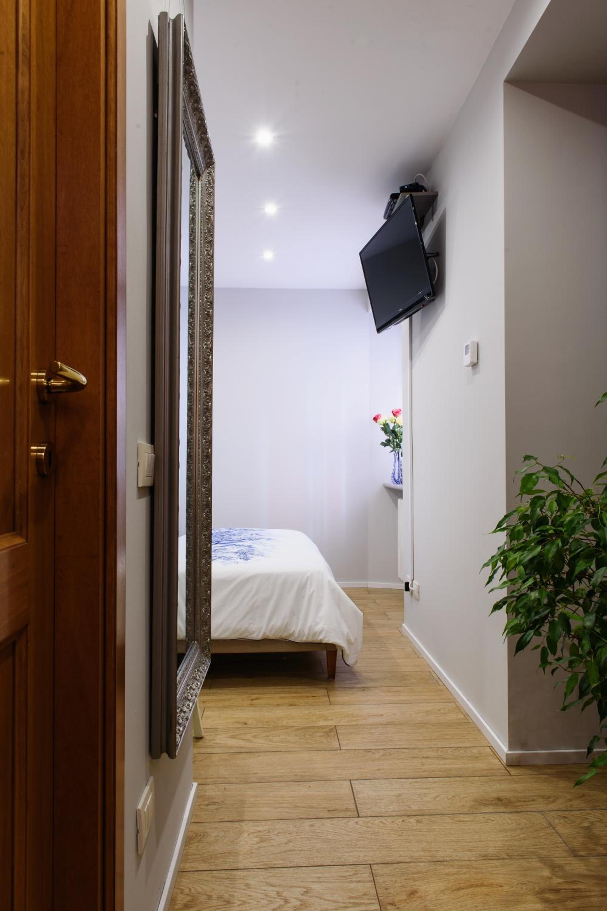 Double Room - Photo 12