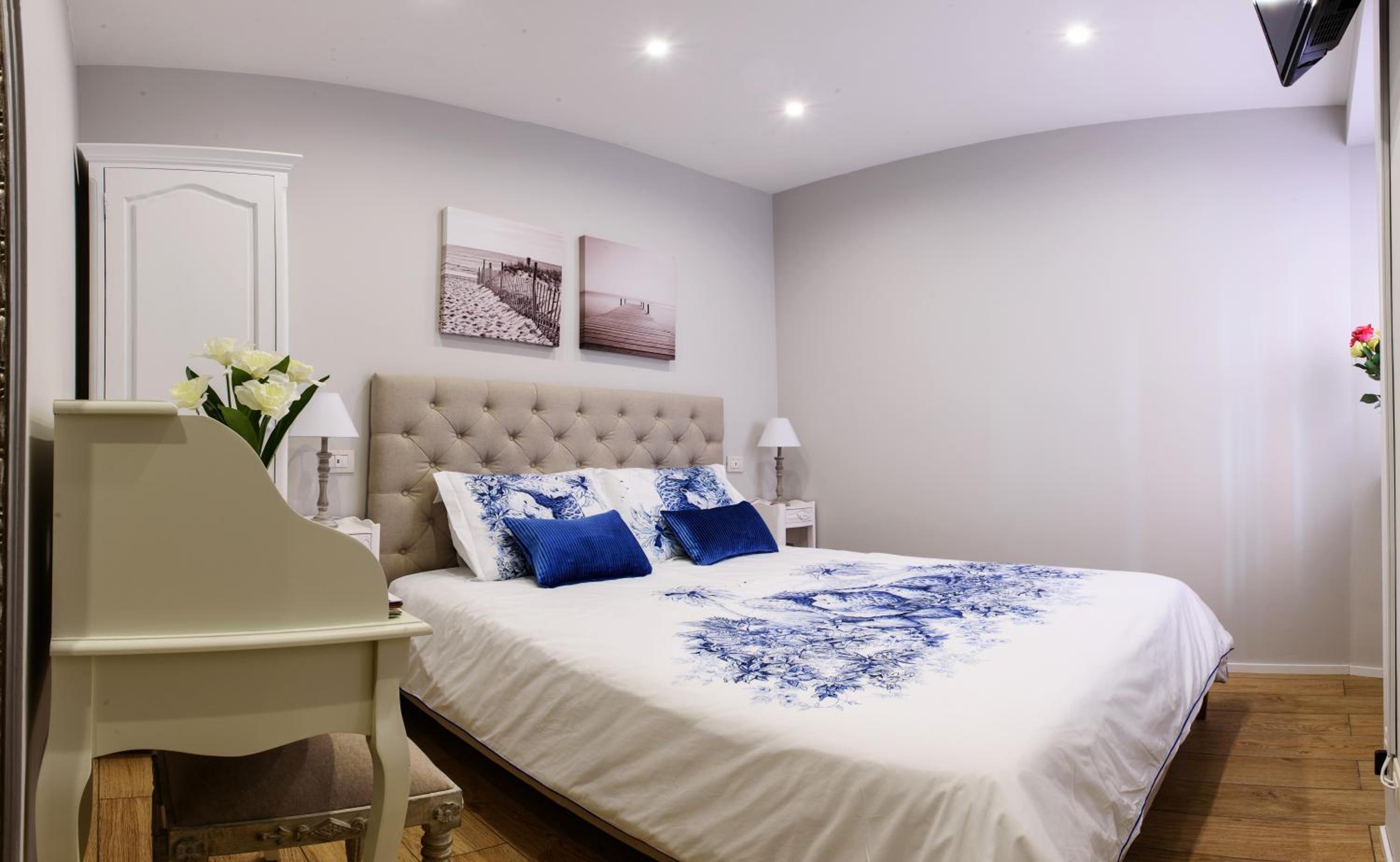 Double Room - Photo 5