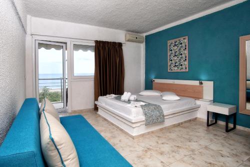 Studio with Sea View (2 Adults) photo 2