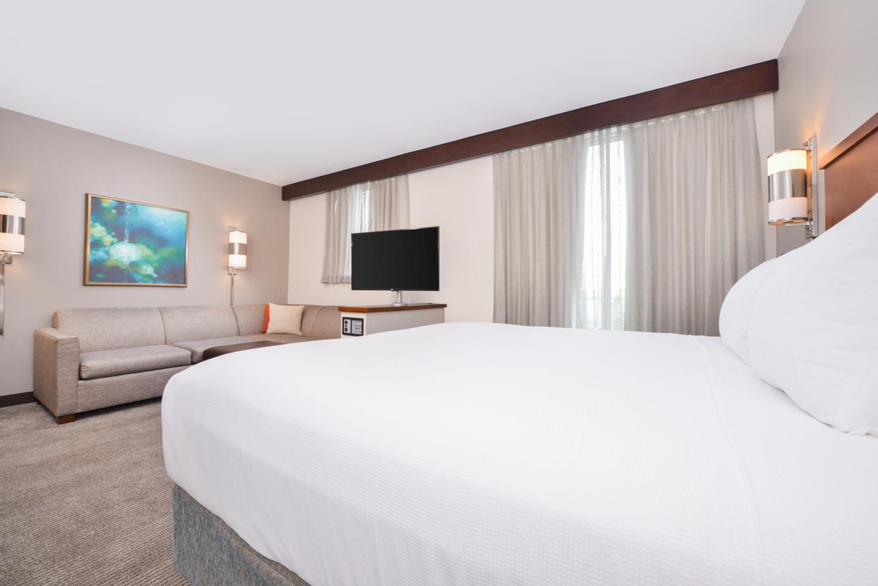 King Room with Sofa Bed - High Floor - Photo 4