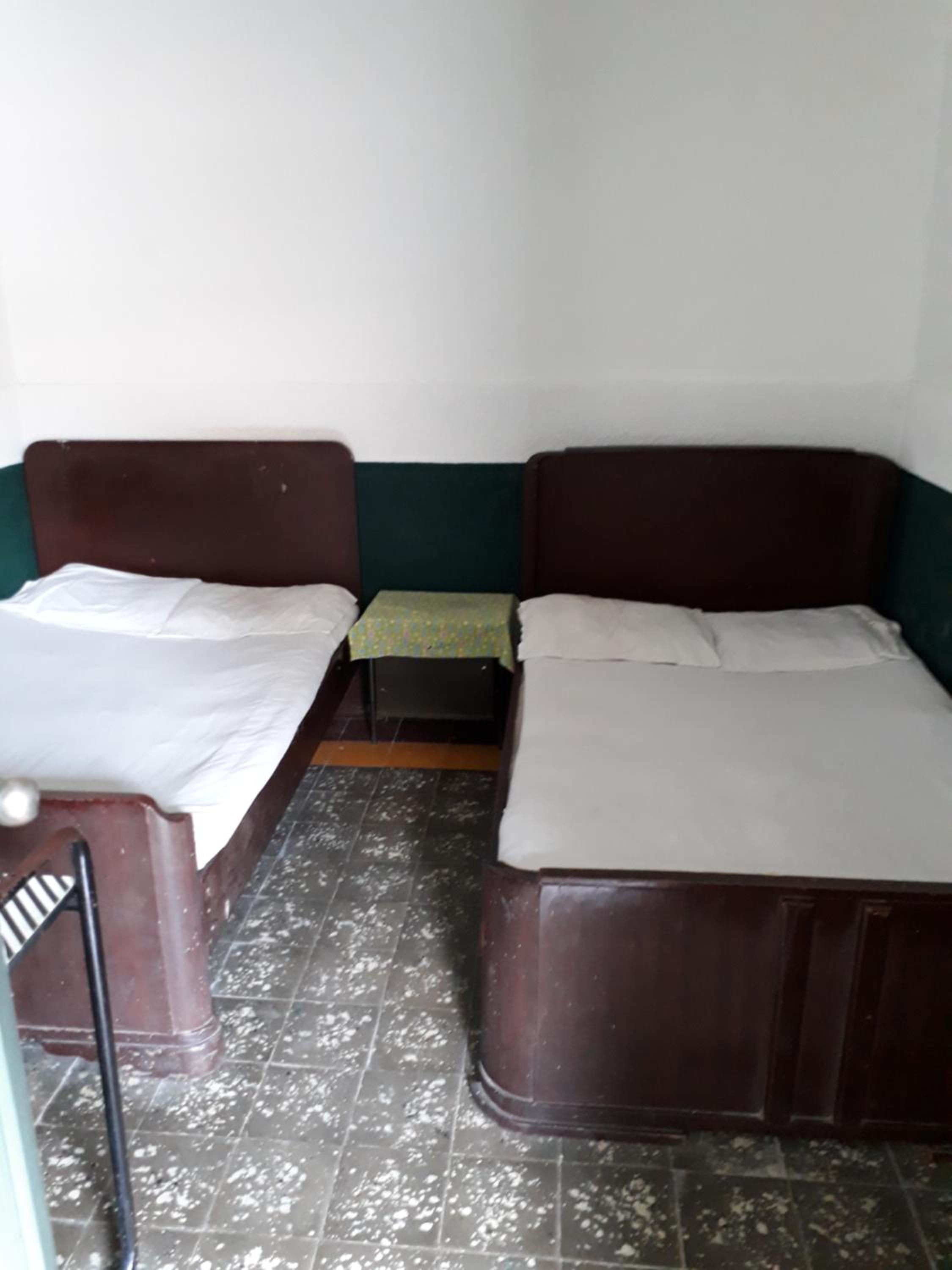 Standard Twin Room with Shared Bathroom