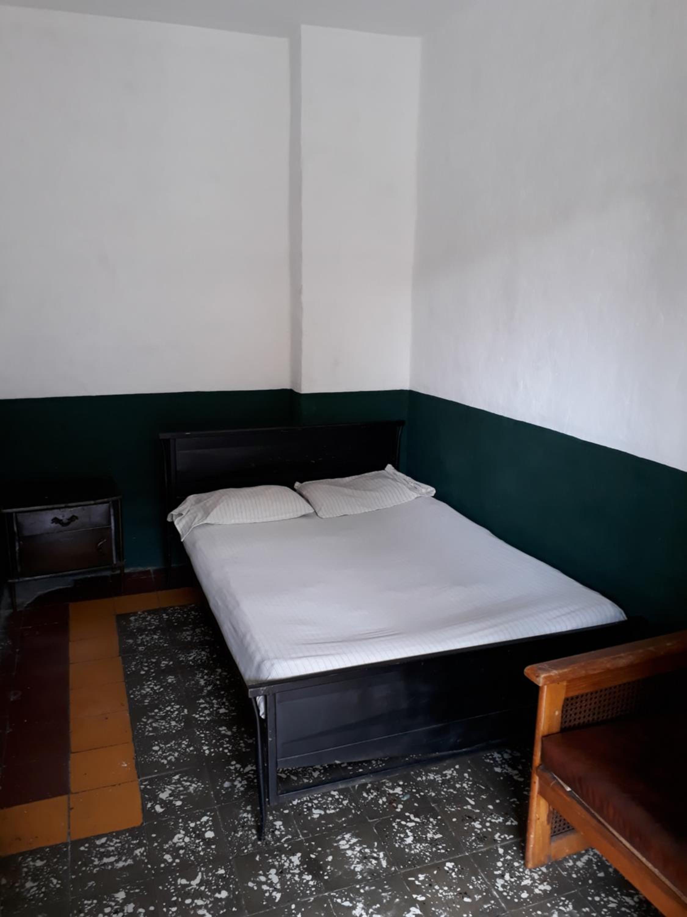 Standard Single Room with Shared Bathroom