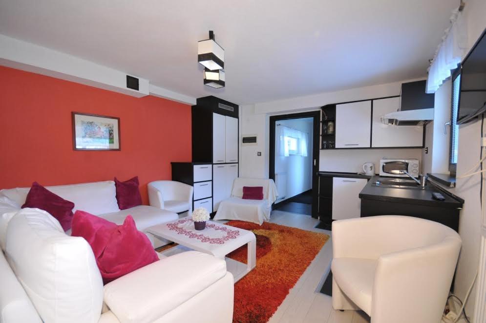 Apartment with Mountain View photo 1