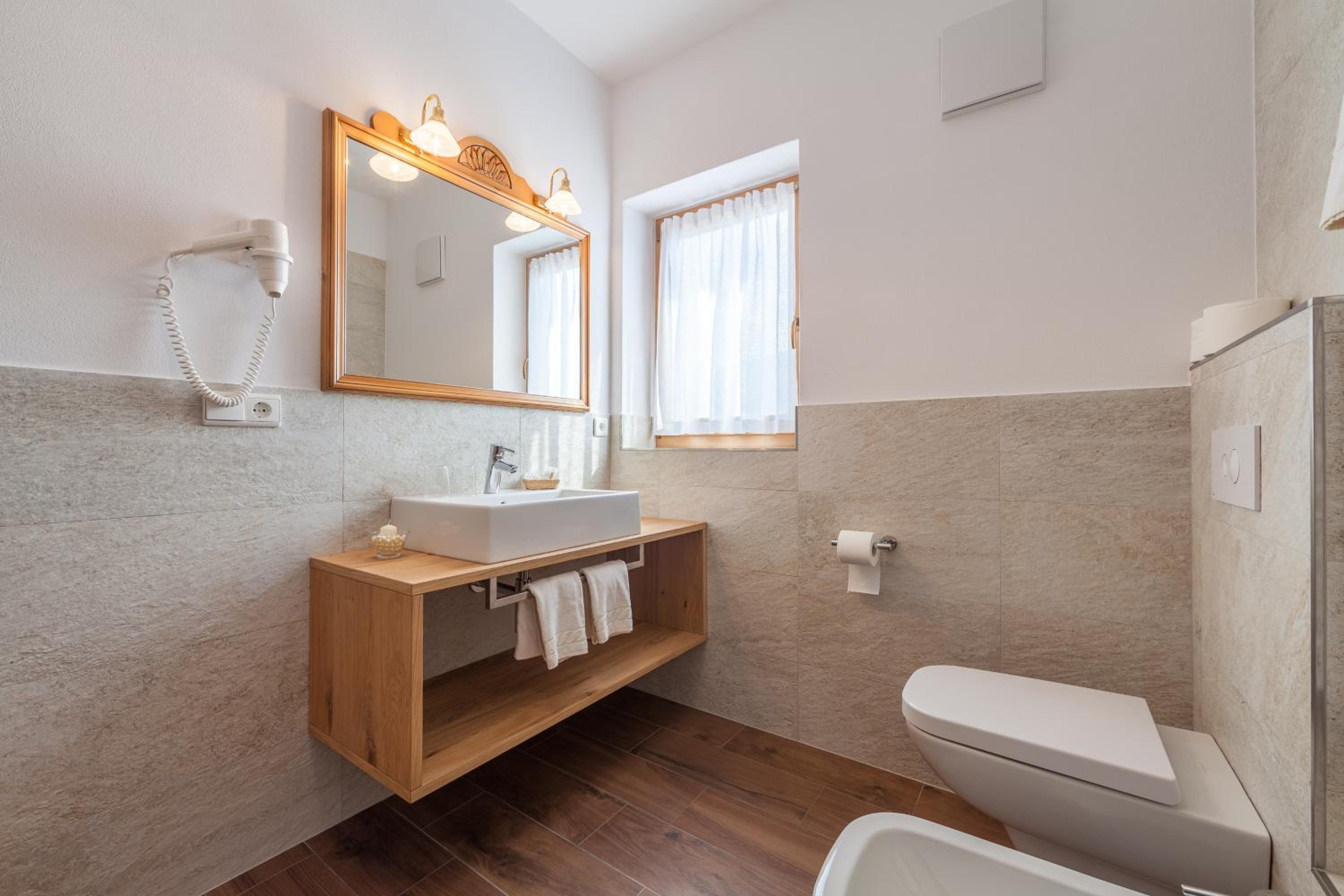 Superior Double Room - Photo 2
