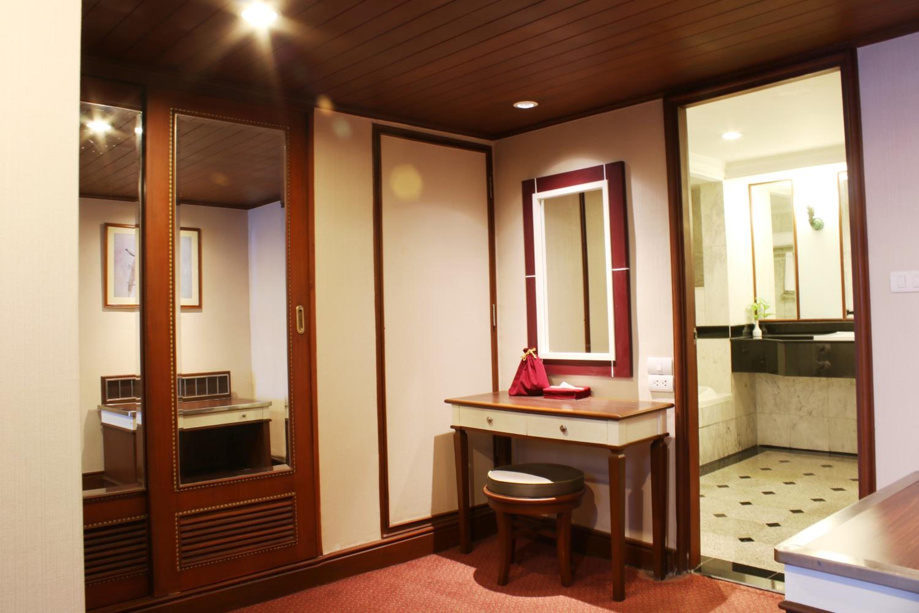 Grand Deluxe King Room photo 2