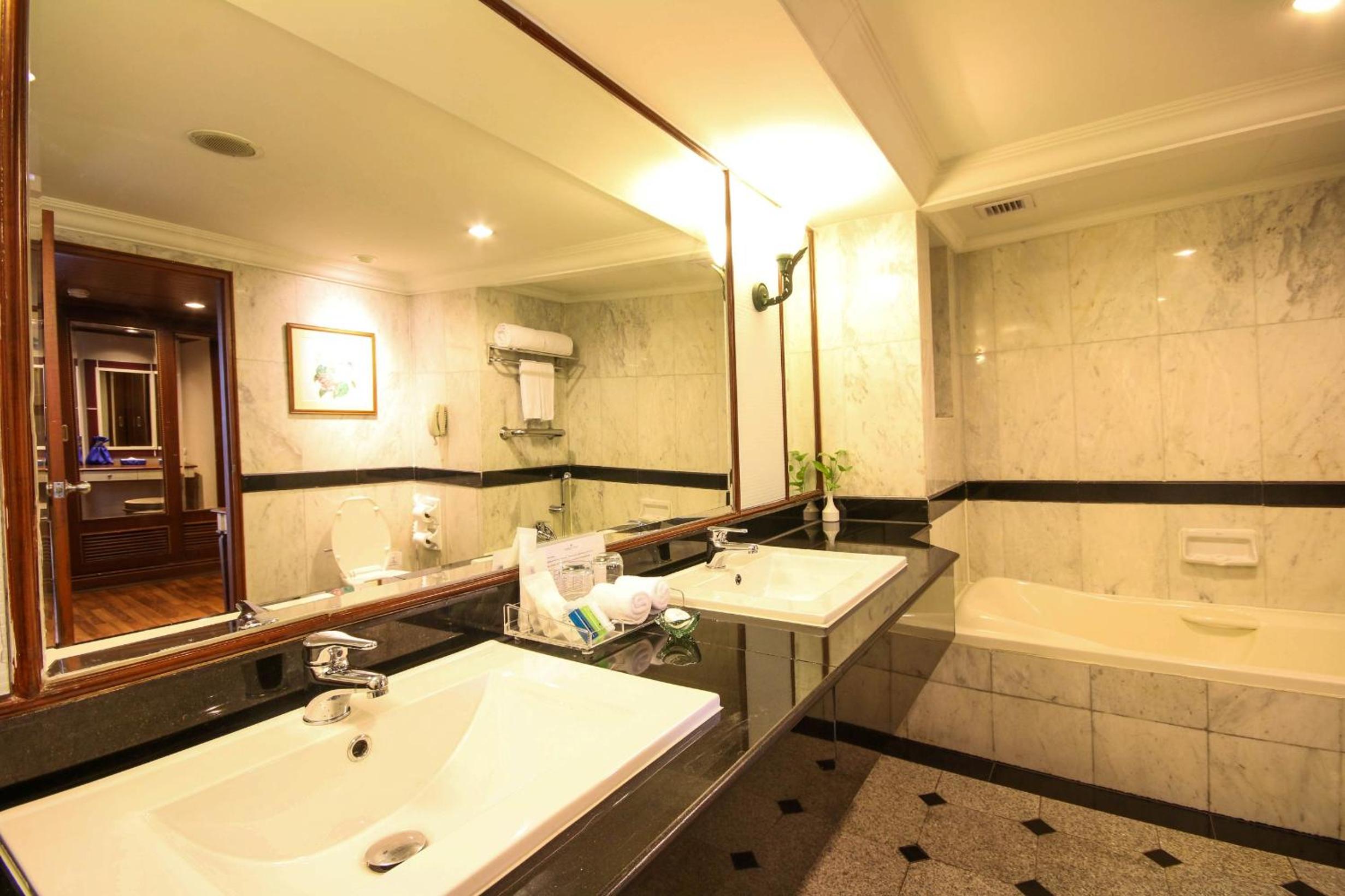 Grand Deluxe Twin Room photo 2
