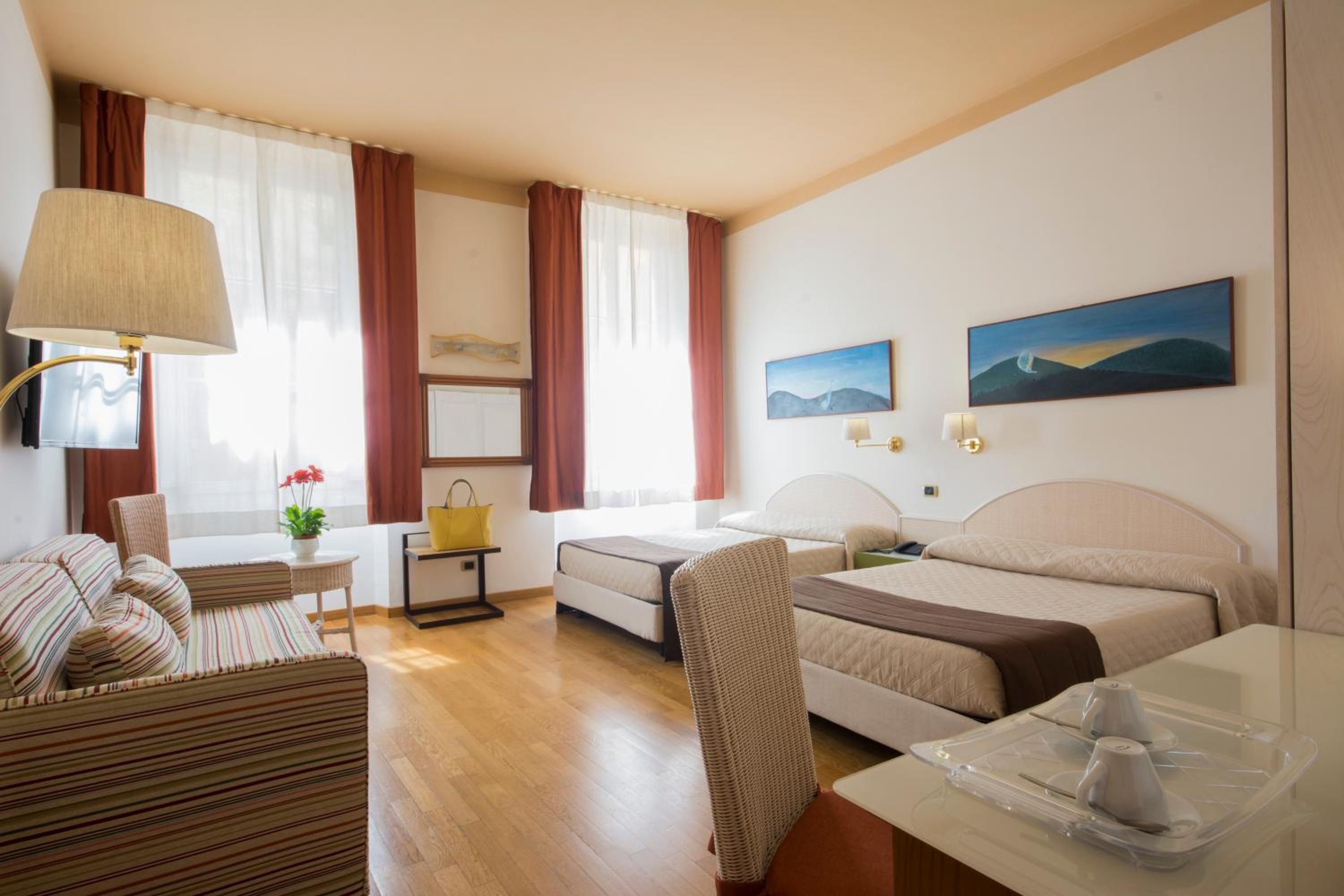 Family Room (5 Adults)
