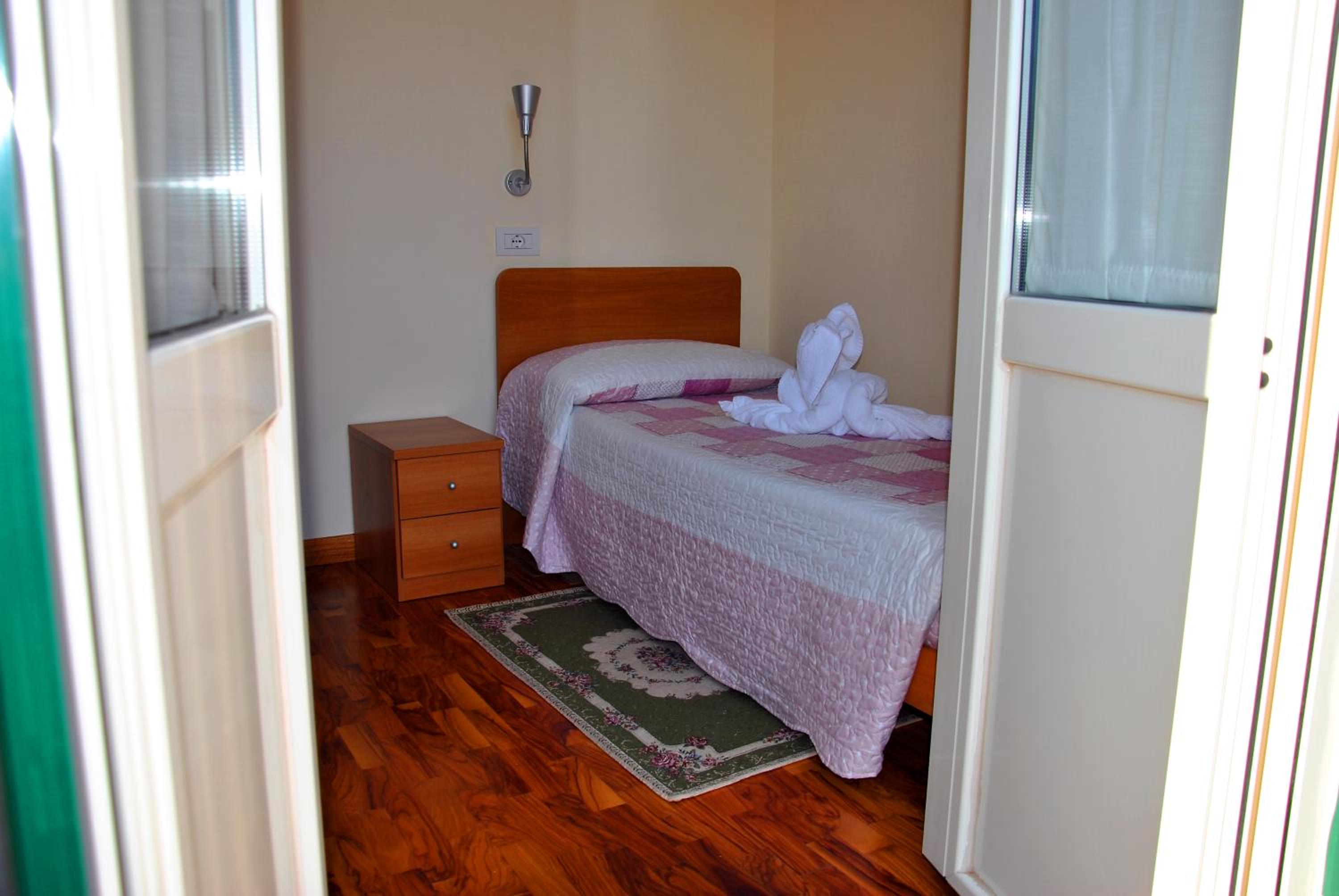Single Room photo 1