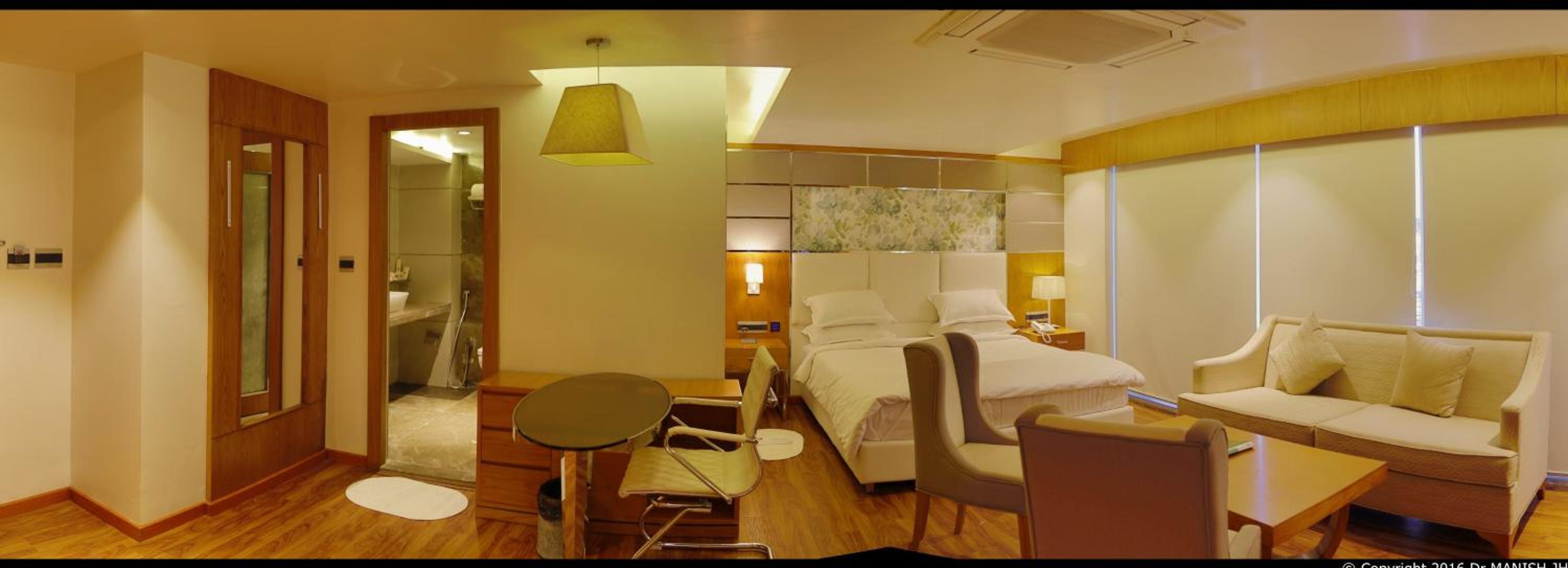 Deluxe King Room photo 1